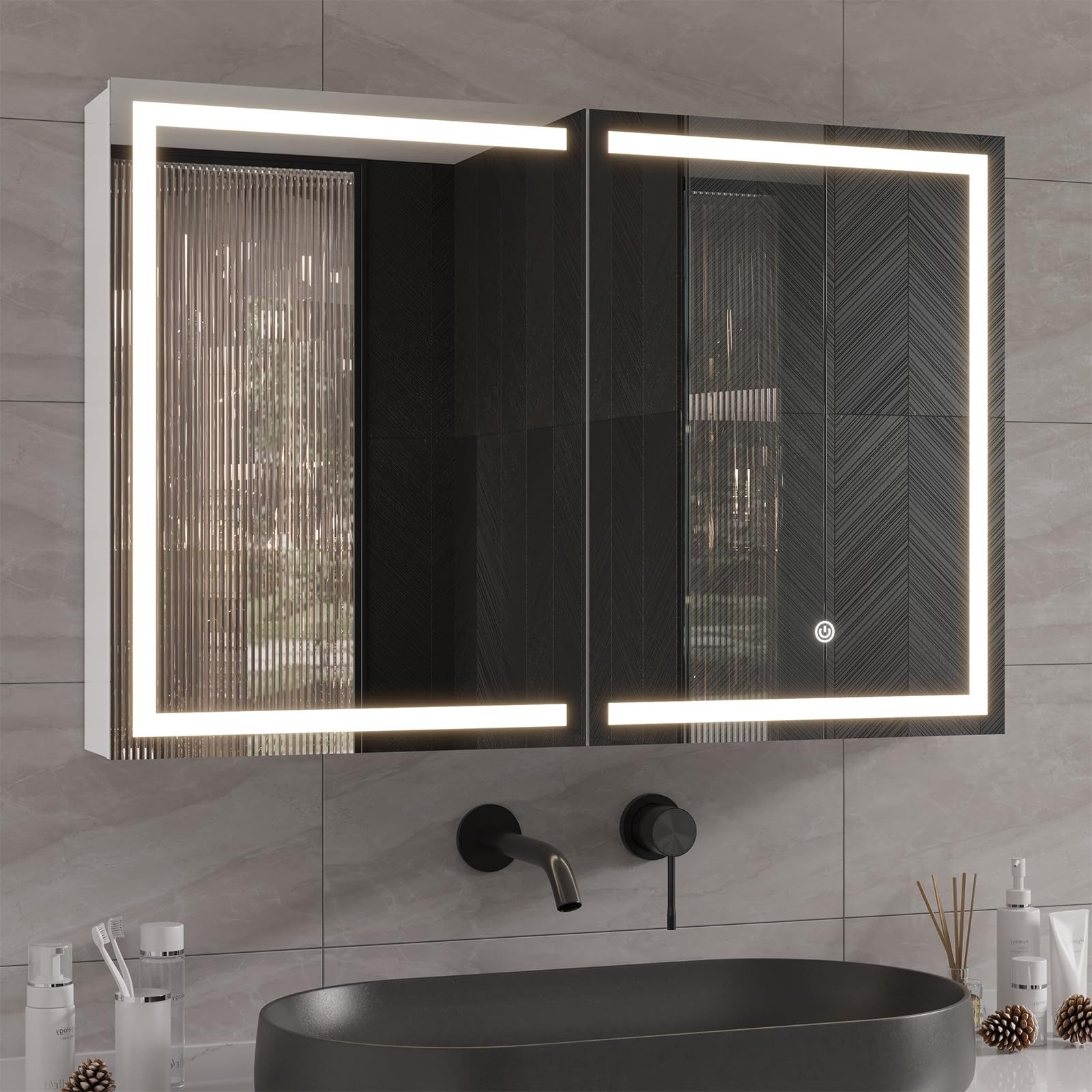 MSMASK Badezimmerspiegelschrank mit LED Beleuchtung und Steckdose,Hängeschrank mit Spiegel Einstellbar Ablage, 13,5T x 90B x 60H cm