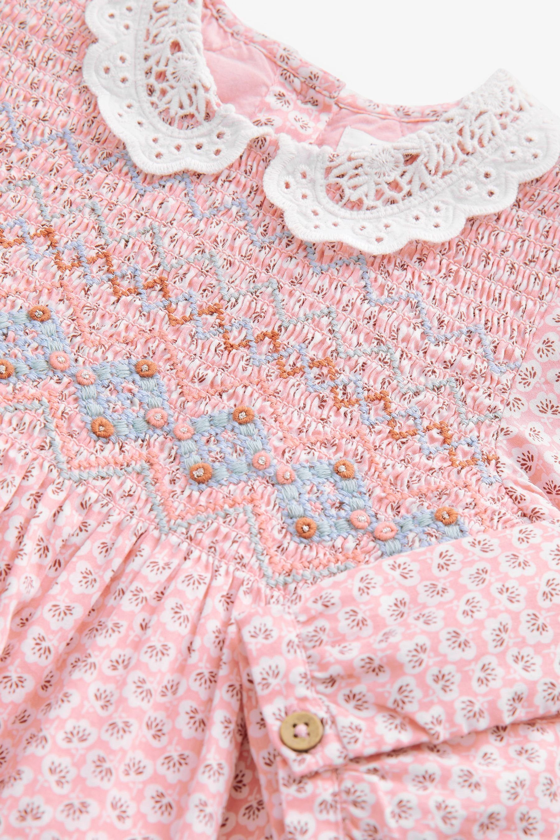 Kragen Geo Bedrucktes, mit (1-tlg) gesmoktes Kleid Next Pink Druckkleid