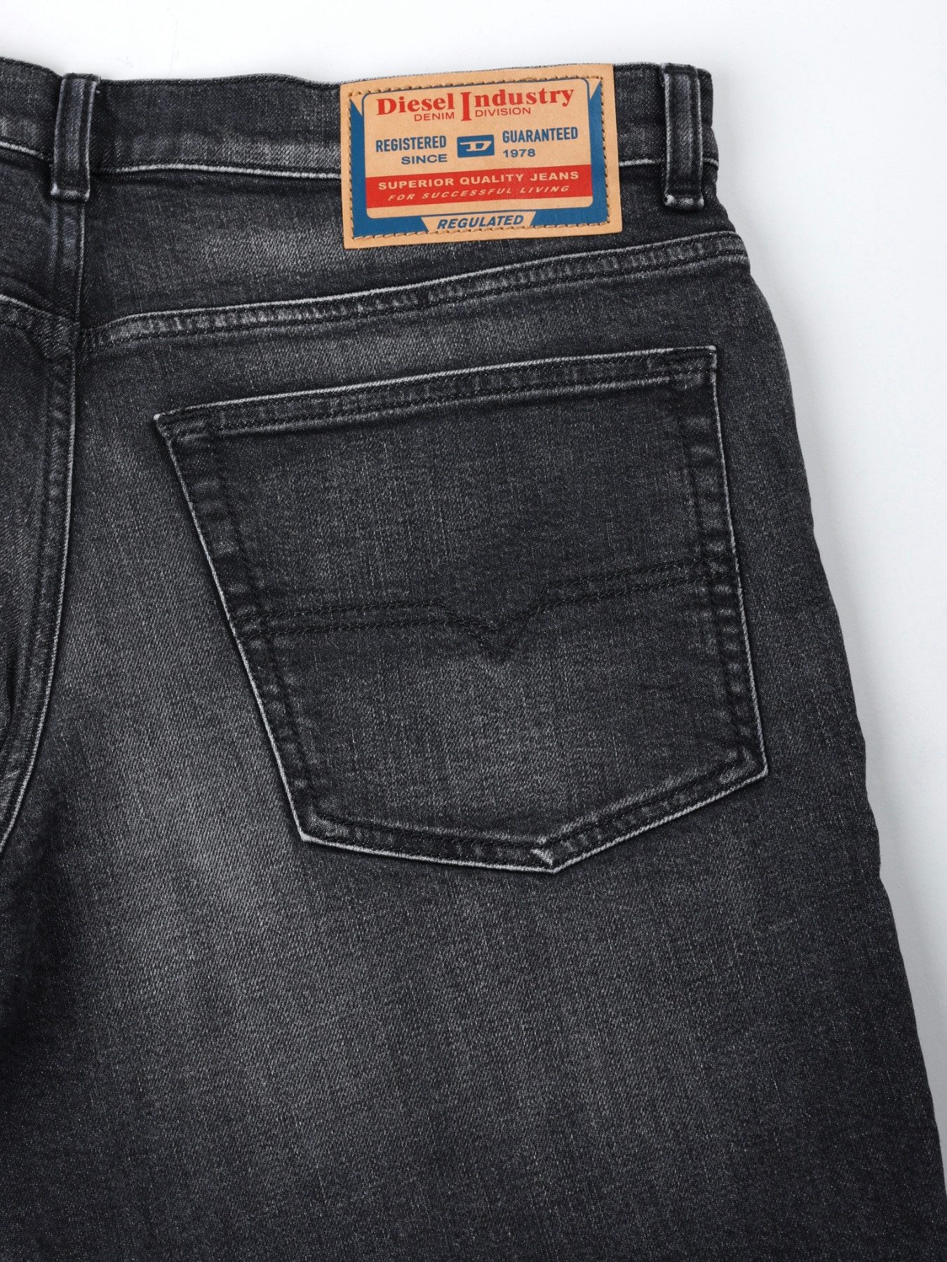 Diesel Tapered-fit-Jeans Regular Fit - 2023 D-FINITIVE Mittlere Bundhöhe, Konische Beinform