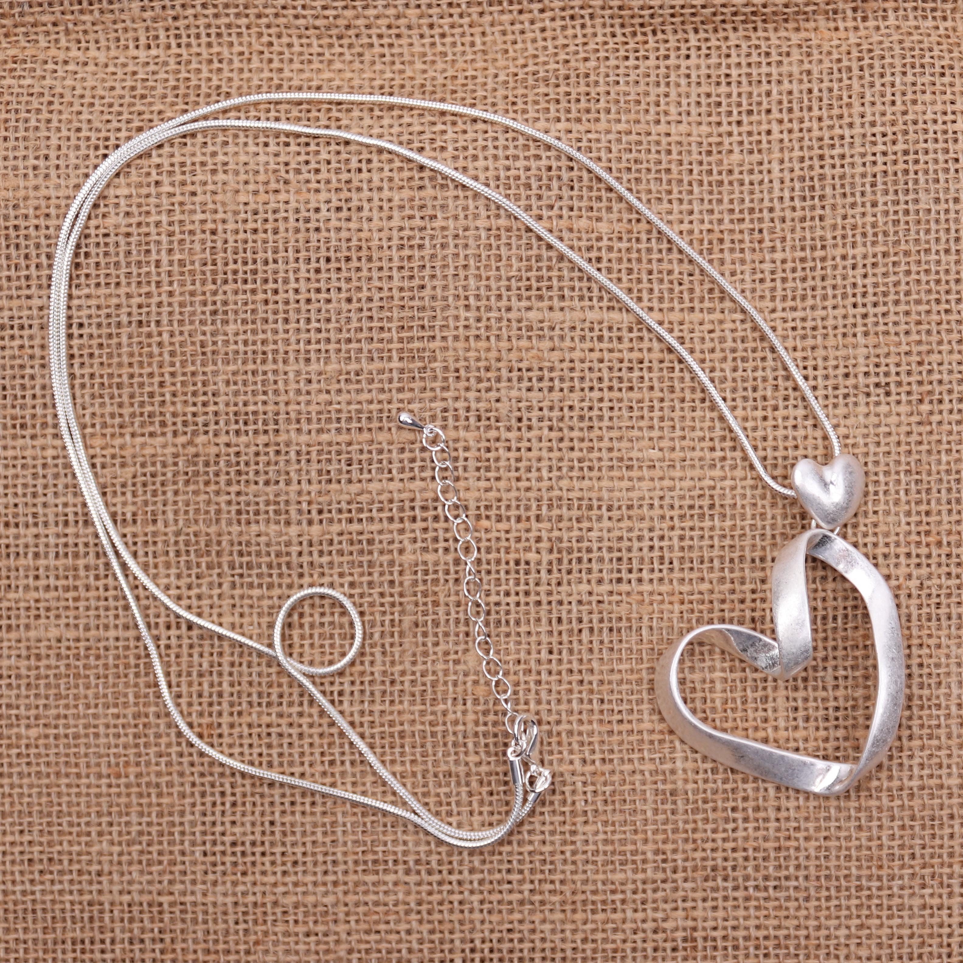 MIRROSI Lange Kette Damen Halskette mit elegantem Anhänger aus Metall ca.90cm lang (perfekt für Pullover, Bluse, Shirt) – Bild 3 von 3