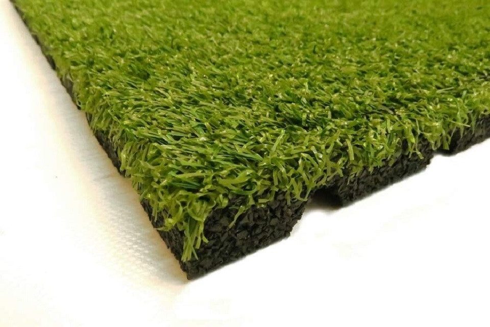Gartenpirat Bodenmatte Fallschutzmatte mit Kunstrasen 50x50 cm Stärke 50 mm grün Matte Platte
