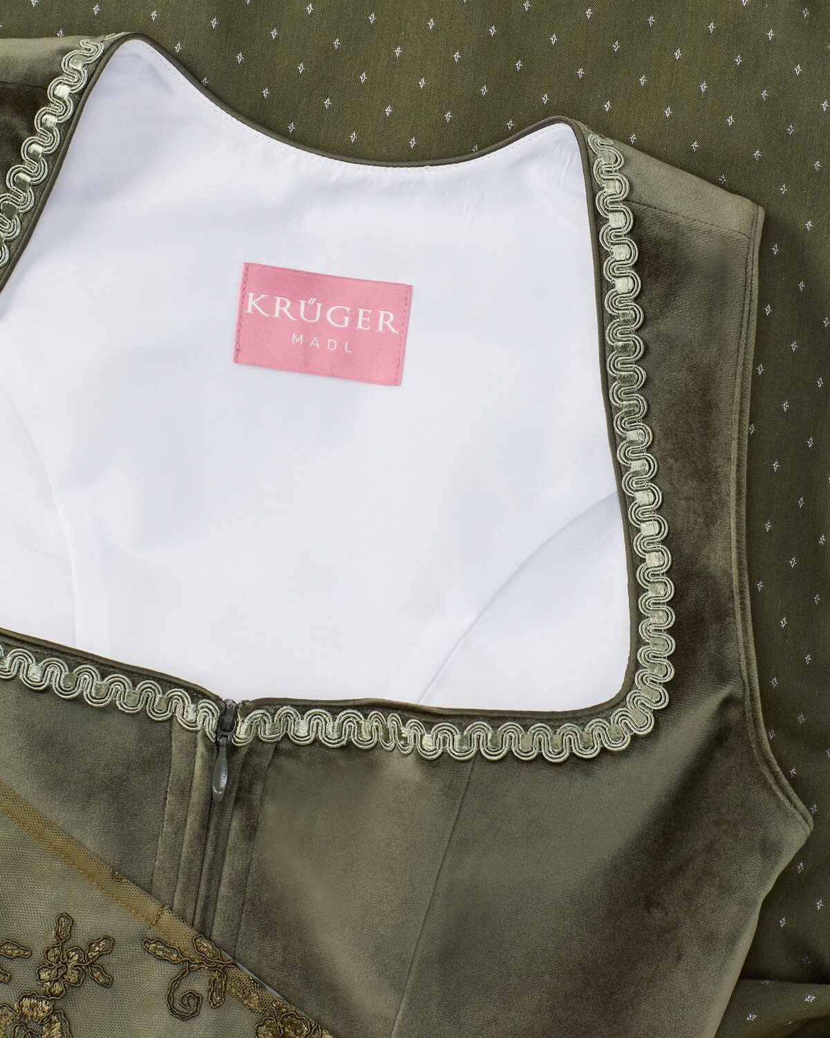 Krüger Madl Dirndl Samtdirndl