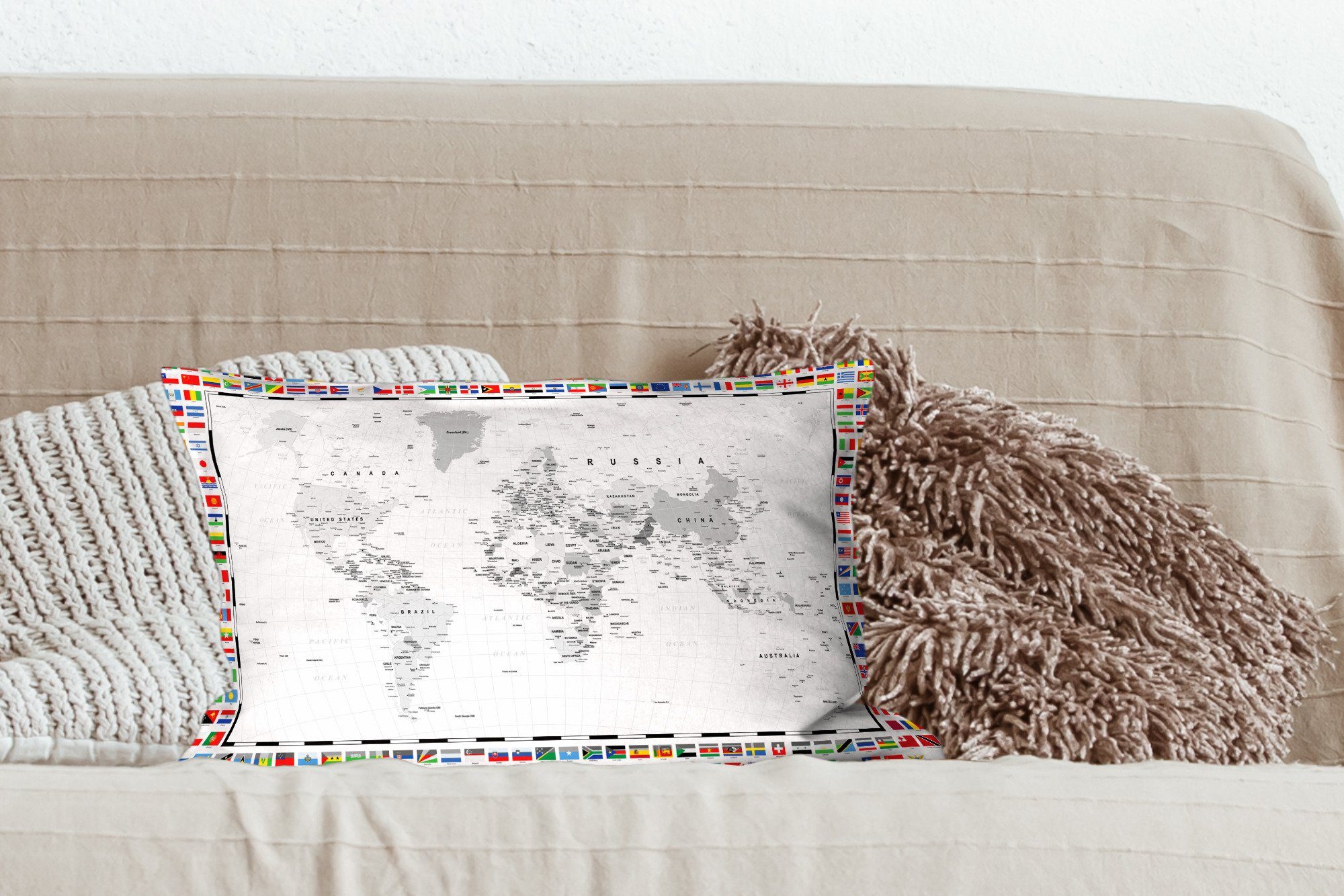 Weltkarte MuchoWow mit - - Dekokissen Füllung, Zierkissen, Weiß Schwarz Wohzimmer Flagge, Schlafzimmer - Dekoration, Dekokissen