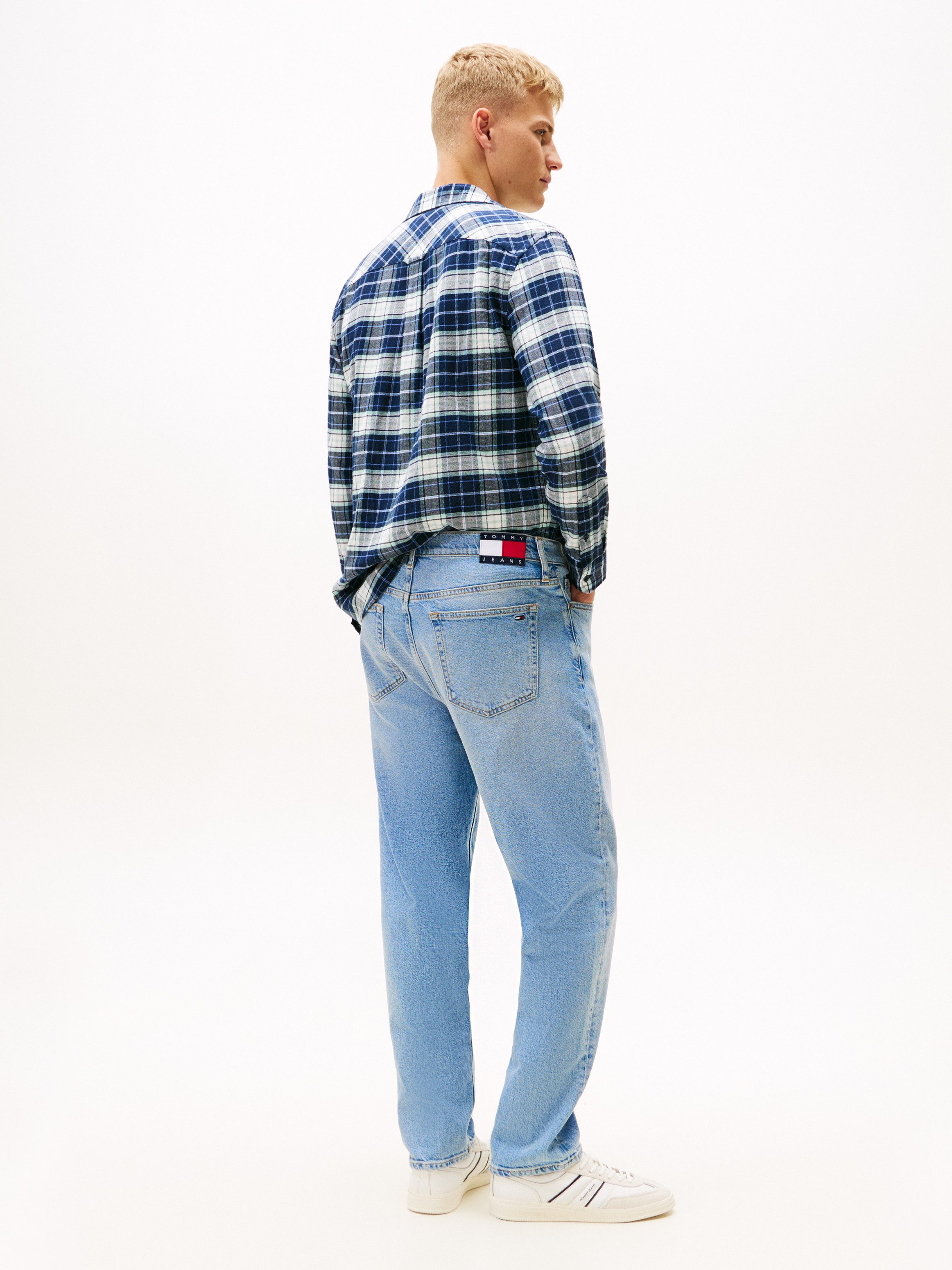 Tommy Jeans Regular-fit-Jeans SONNY Tapered Leg, mit Fade-Effekten