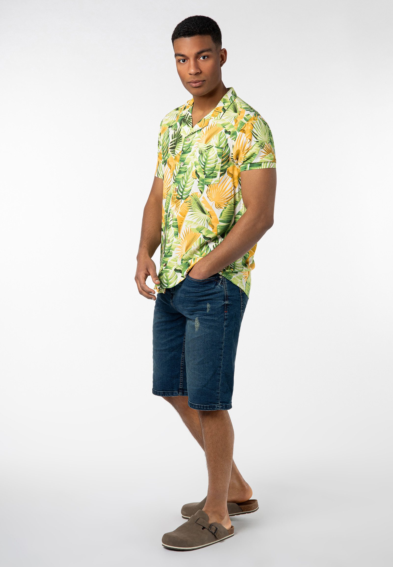 Urban Surface Kurzarmhemd Herren Freizeithemd Allover-Print Tropical Flowers Freizeithemd, Kentkragen, Brusttasche