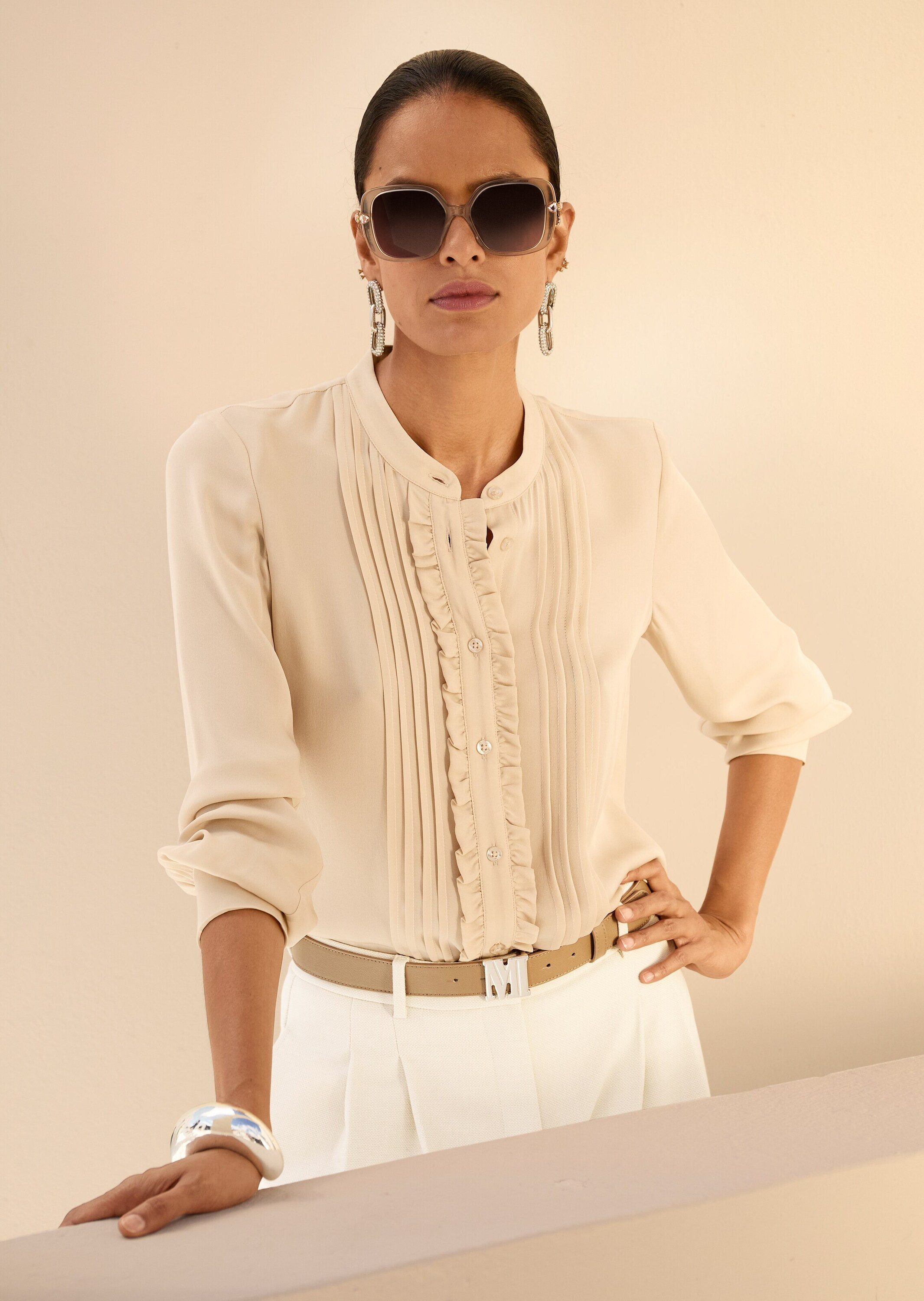 MADELEINE Langarmbluse Elegante Bluse mit Rüschen Mit Stehkragen, Knopfleiste und langen Ärmeln