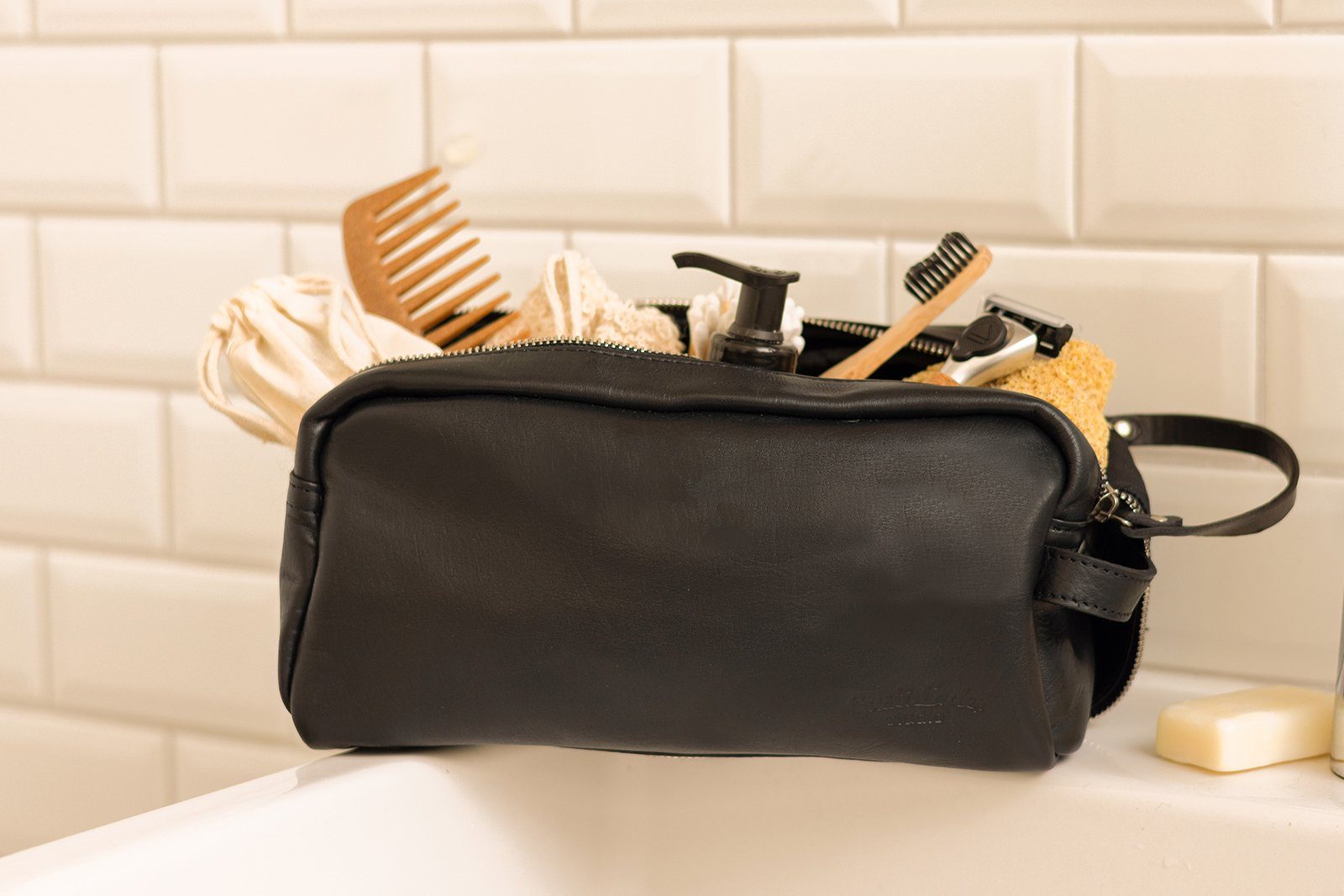 Gusti Leder Kulturbeutel Gusti Leder Kulturbeutel Finja (1-tlg) günstig online kaufen