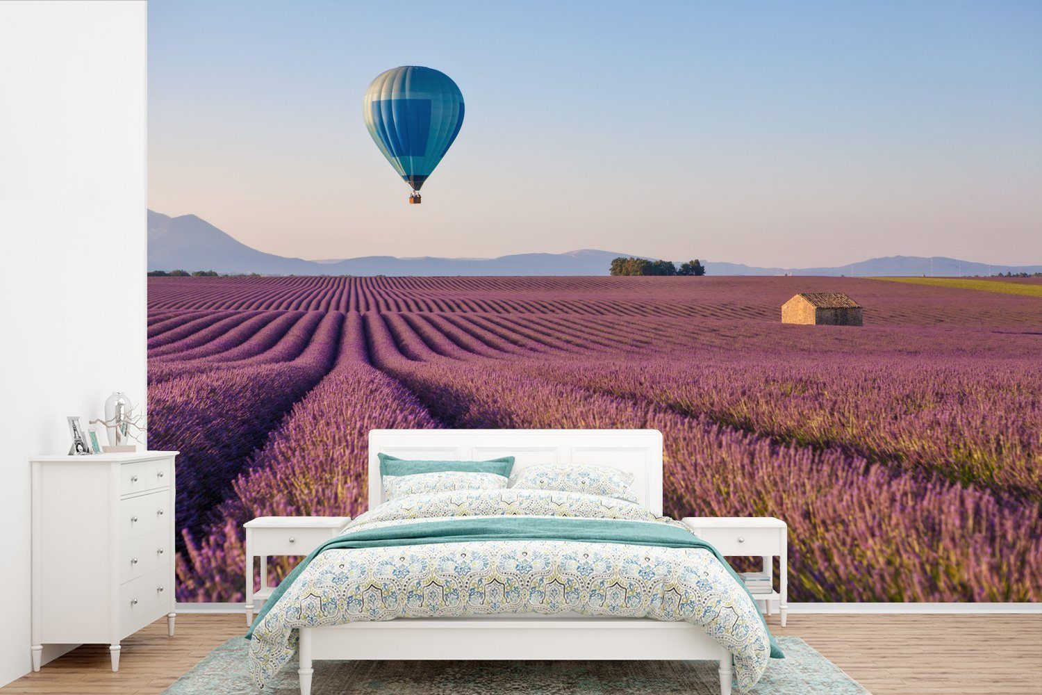 MuchoWow Fototapete Heißluftballon fliegt über ein Lavendelfeld, Matt, bedruckt, (6 St), Wallpaper für Wohnzimmer, Schlafzimmer, Kinderzimmer, Vinyl Tapete
