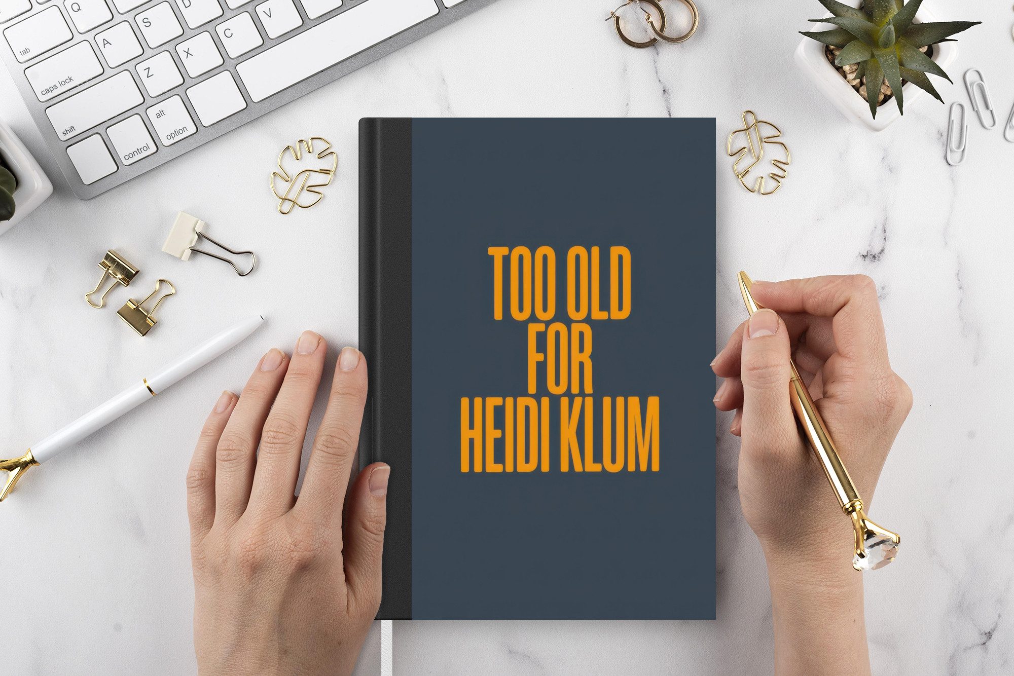 MuchoWow Notizbuch Zu alt für heidi klum - Gelb - Blau, Notebook, Notizblock a5, Tagebuch, Journal Liniert