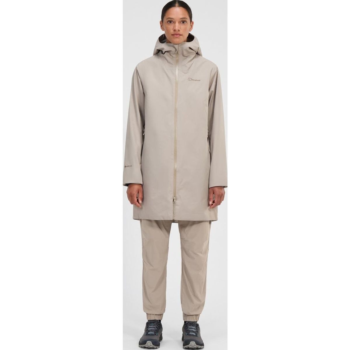 Berghaus Outdoorjacke Wasserdichte Ashberry Gore-Tex Damen-Jacke - Schwarz Hochfunktionale Damenjacke mit 2L GORE-TEX® für optimalen