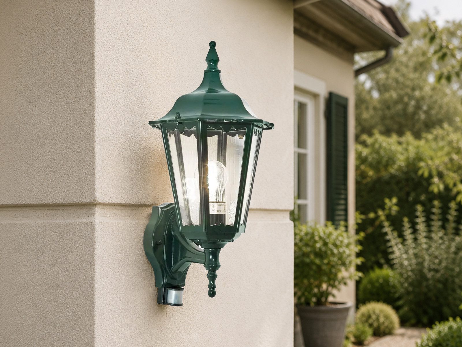 KONSTSMIDE LED Außen-Wandleuchte Laterne mit Bewegungssensor, Höhe 48cm, Bewegungsmelder, LED wechselbar, Warmweiß, Wand Außenleuchte zur Fassadenbeleuchtung, inkl. E27 Leuchtmittel