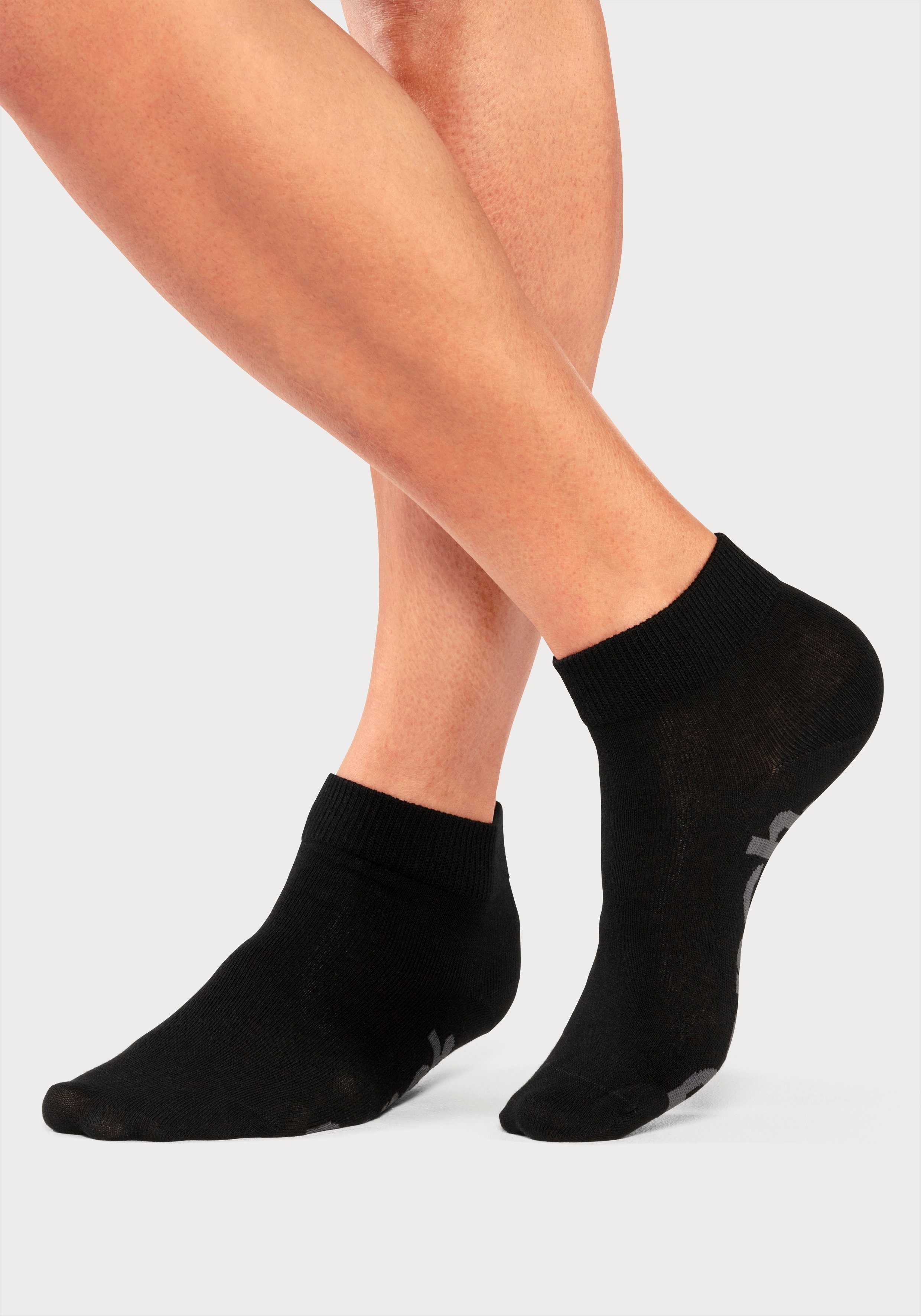 Bench. Kurzsocken Herren Kurzsocken, Halbhohe Basic Socken (Federtasche, 7-Paar, mit Geschenkbox) in ansprechendem Mäppchen mit Reißverschluss