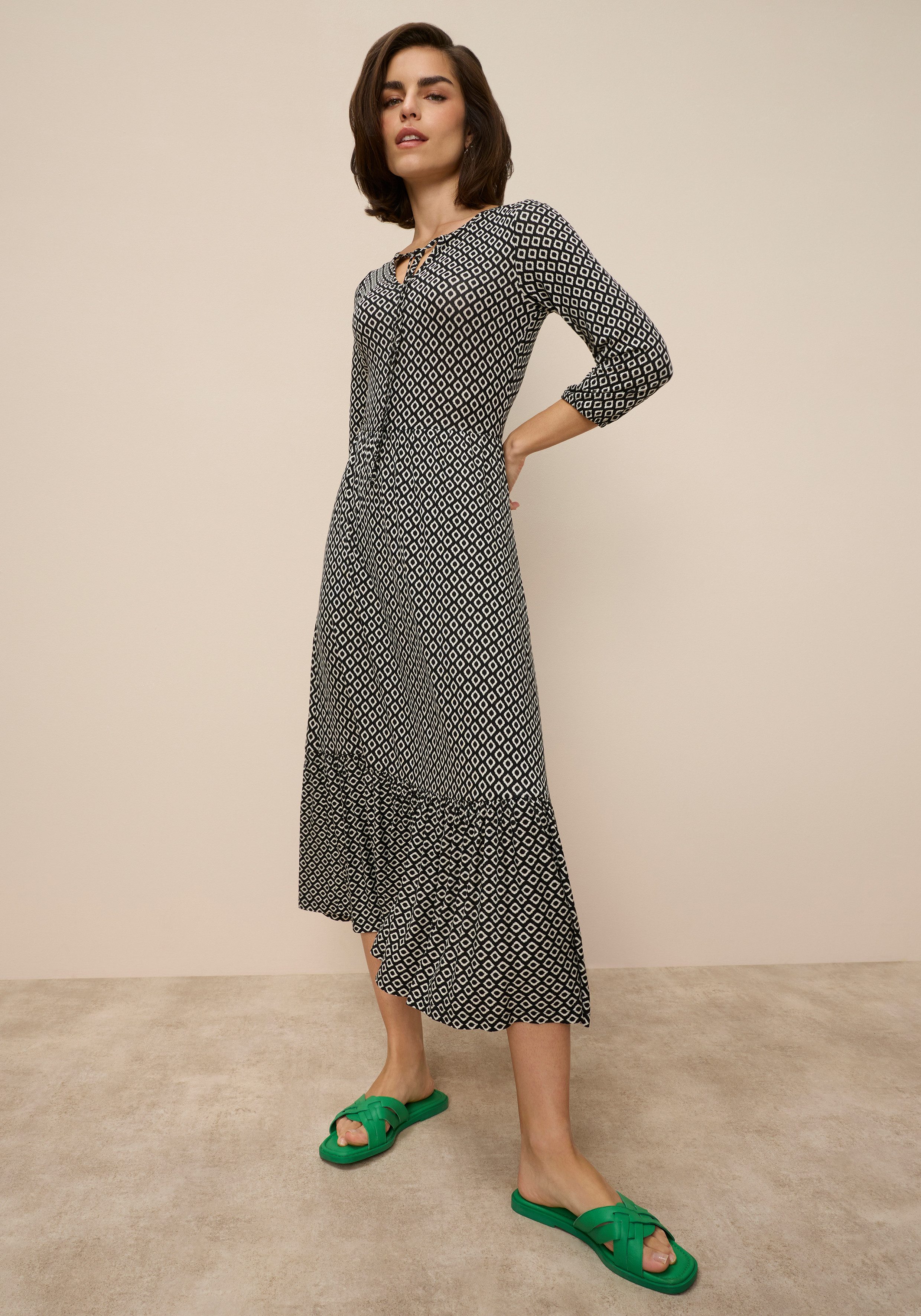 Tamaris Midikleid aus bequemem Jersey mit Schnürdetail