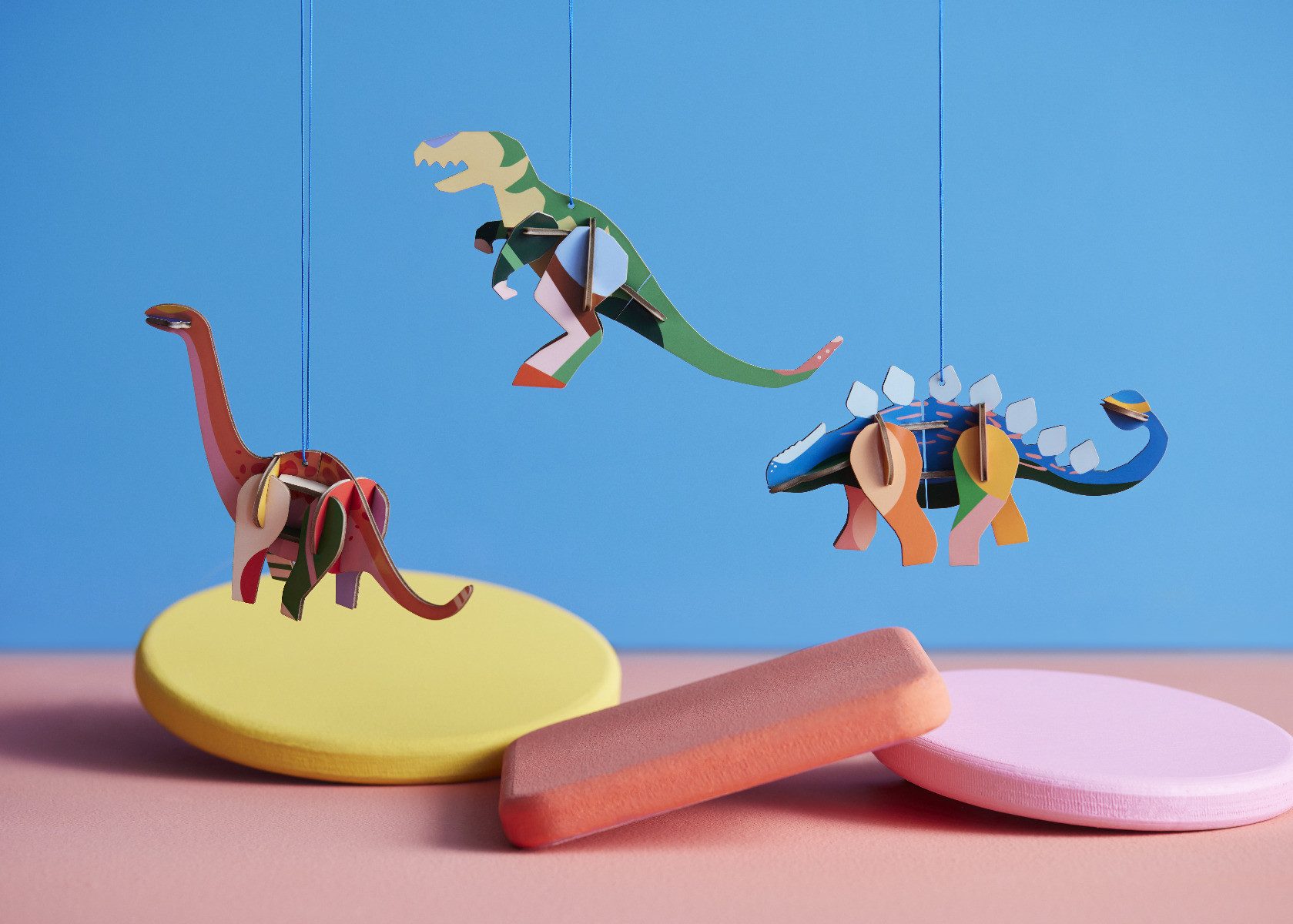studio ROOF Ornament Stegosaurus - Lucky Charm DIY Deko Objekt zum Aufhängen