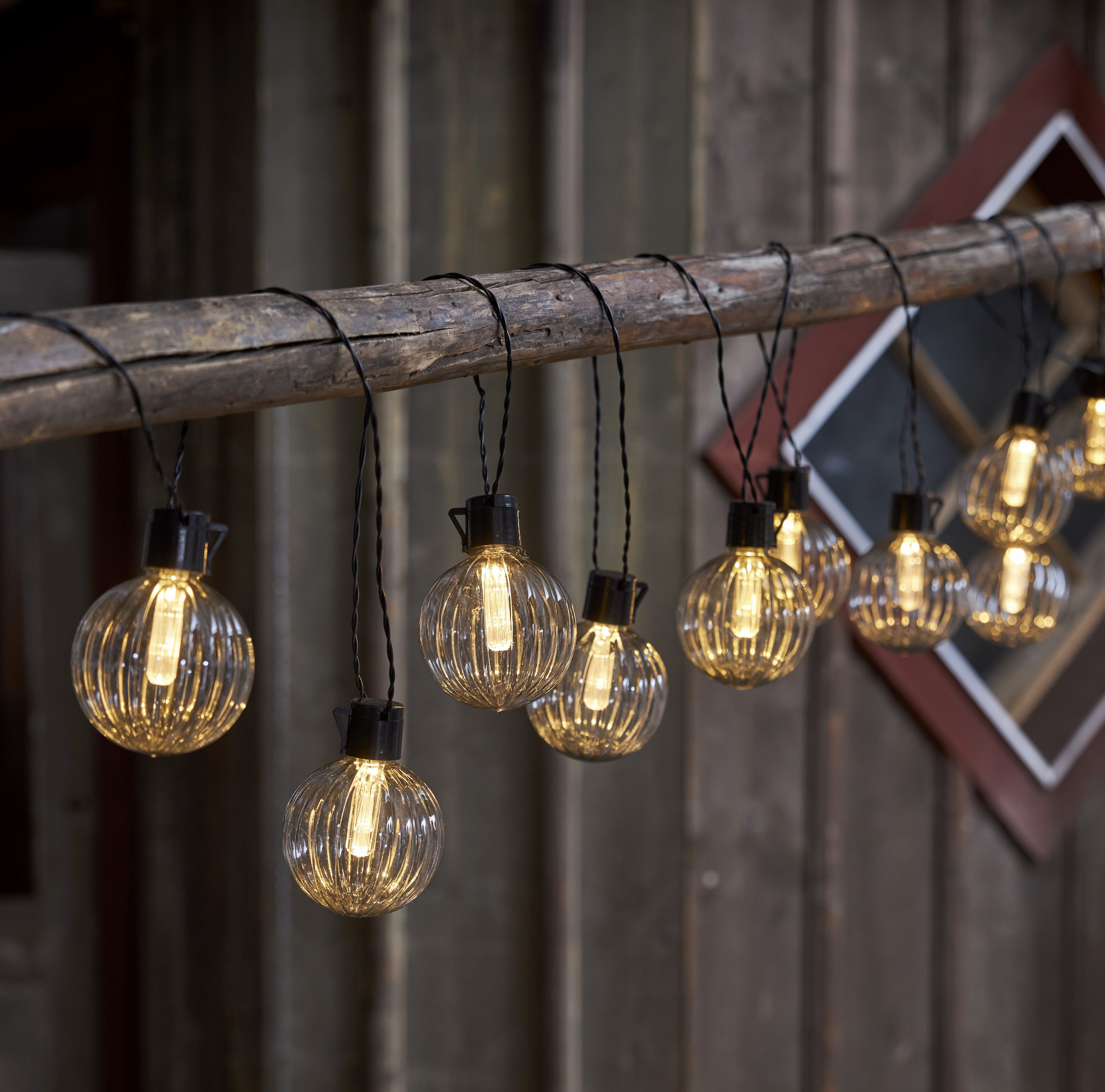 STAR TRADING LED-Lichterkette Archy, 10-flammig, 10 Kugeln aus PC mit Ø 8 cm, 3,6 m Länge plus 5 m Zuleitung, IP44