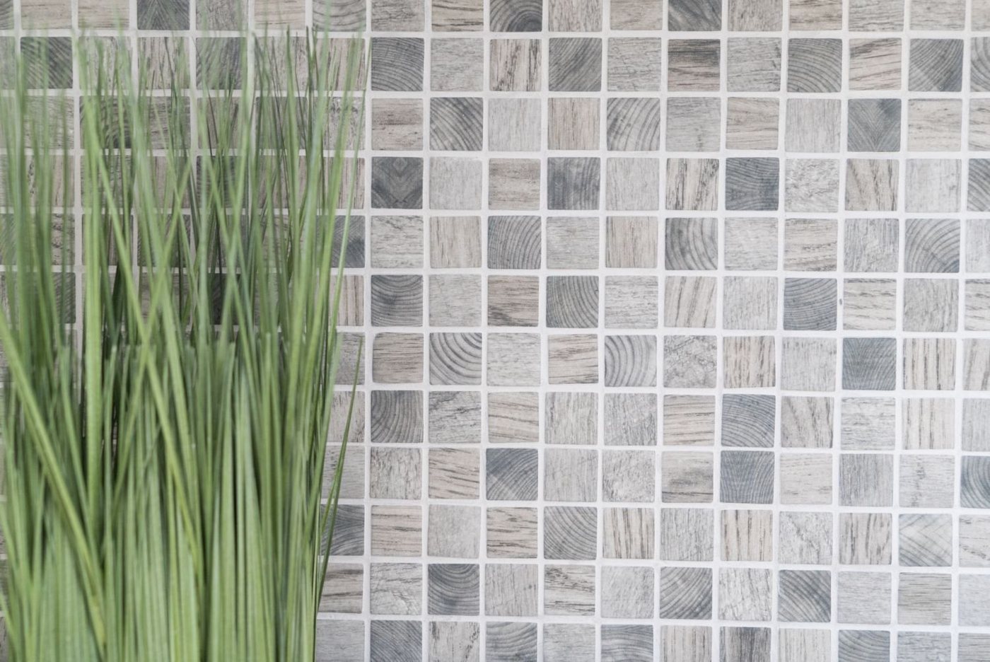 Thumbnail - Mosani Mosaikfliesen Recycling Glasmosaik Mosaikfliesen hellgrau matt / 10 Mosaikmatten
