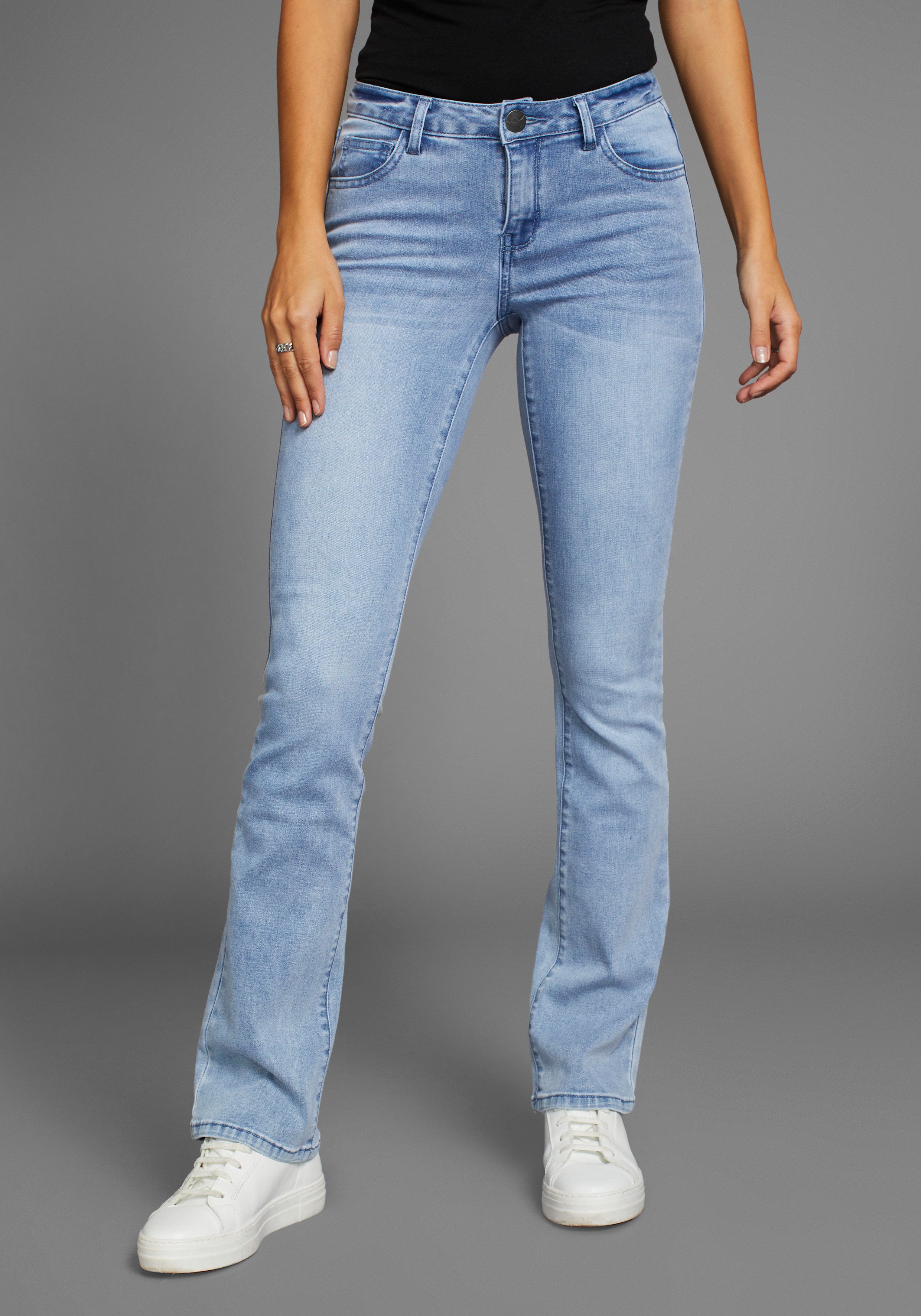 Arizona Bootcut-Jeans Ultra-Stretch normale Passform, Baby-Bootcut, Used-Look-Waschung