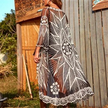 RUZU UG Strickjacke Schwarz-weißes Sonnenblumen-Strandkleid mit sexy hohler Spitze (1-tlg)