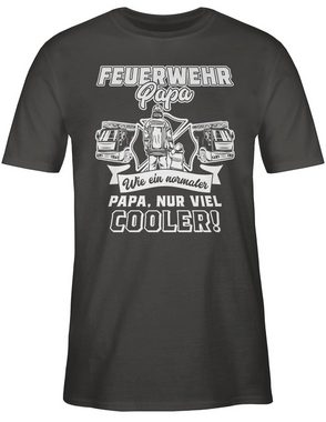 Shirtracer T-Shirt Feuerwehr Papa wie ein normaler Papa nur cooler Weiß Vatertag Geschenk für Papa