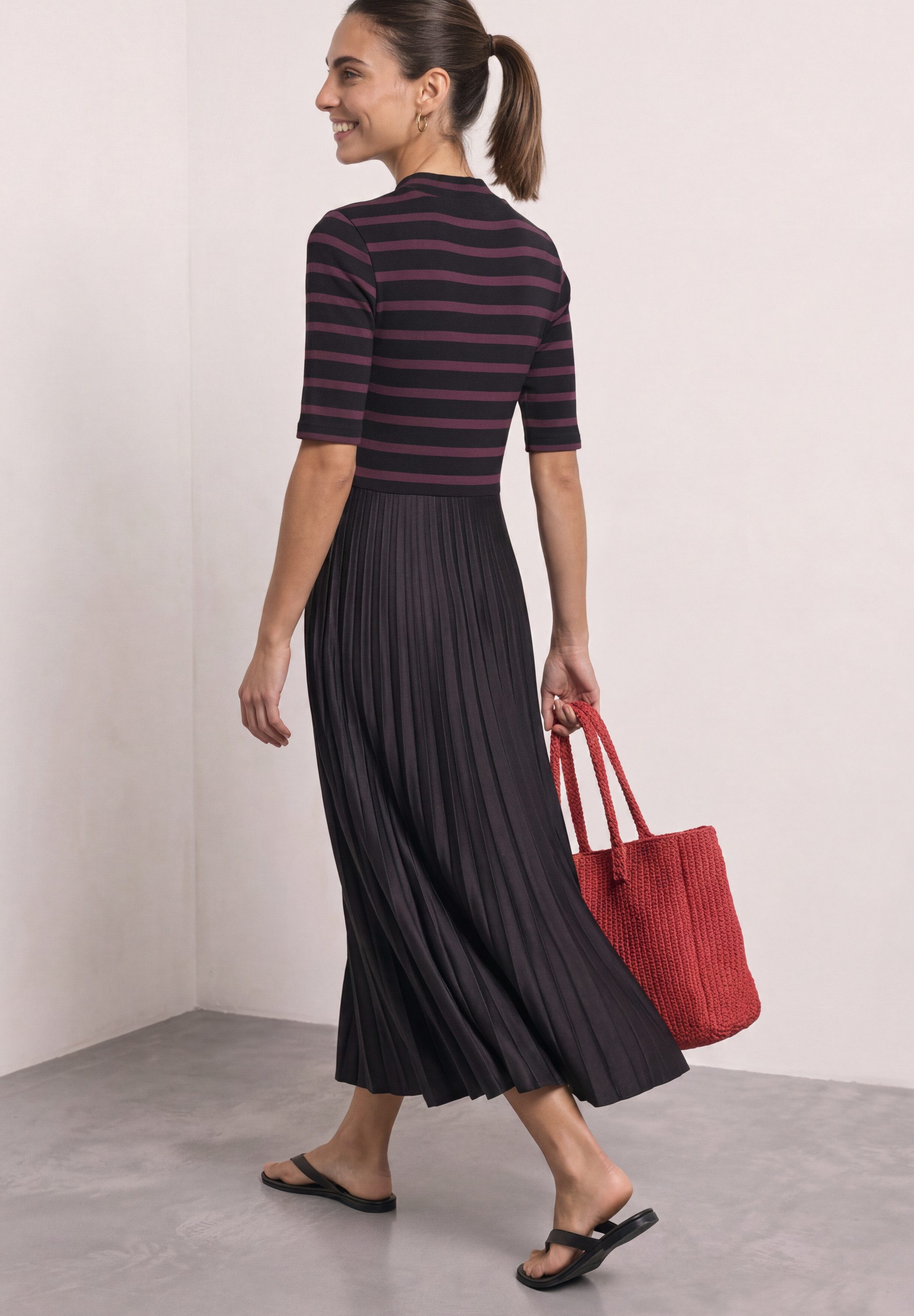 STREET ONE Midikleid mit plissiertem Rockteil