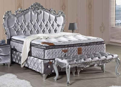 Casa Padrino Bett Doppelbett Silber - Prunkvolles Samt Bett mit Glitzersteinen und Matratze - Schlafzimmer Möbel