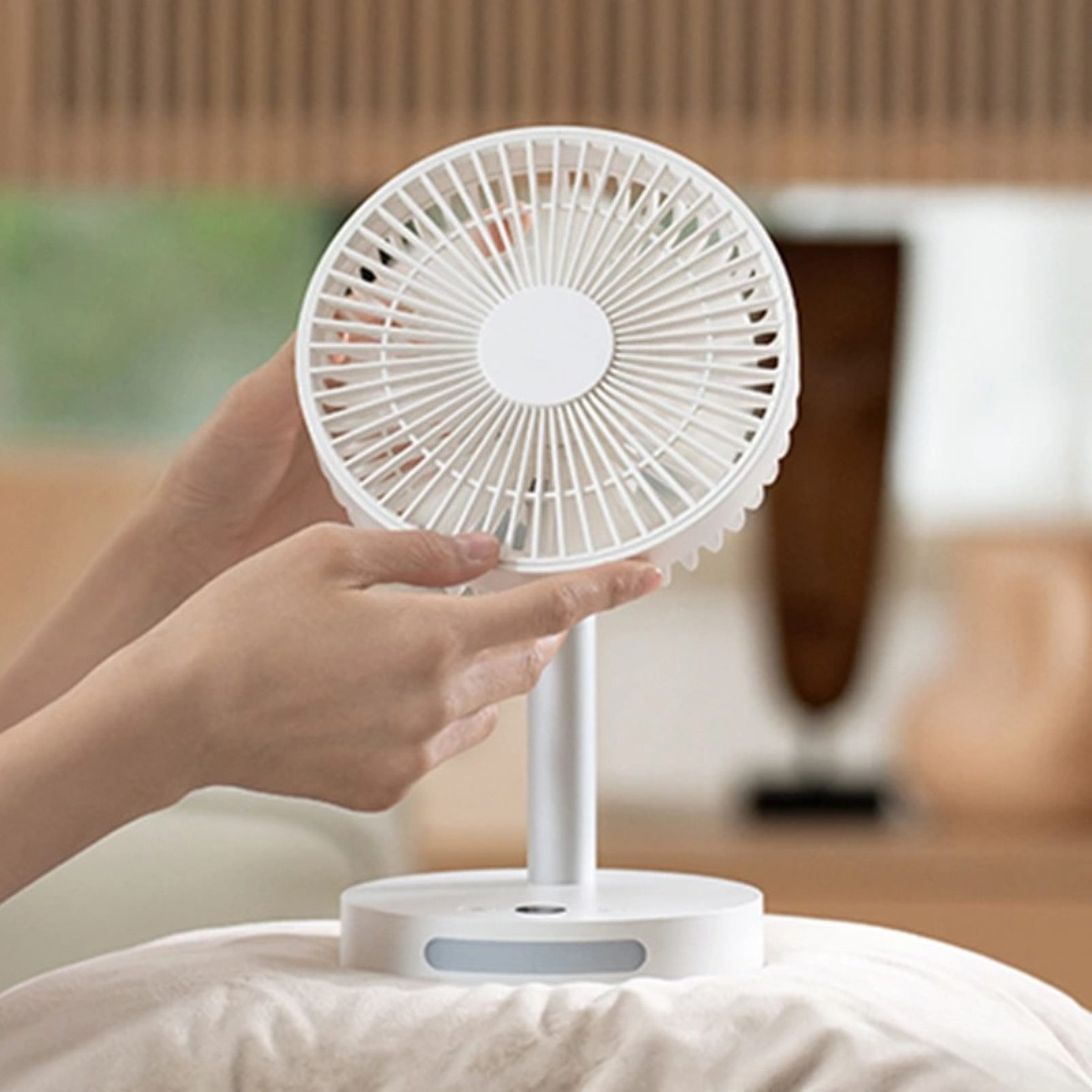 Zantan Tischventilator Tragbarer Akku Tischventilator LED Licht 180° verstellbar USB, Kabellos, 180° verstellbar, LED-Licht, stufenlose Regelung
