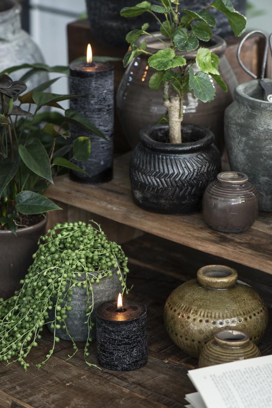 Ib Laursen Rustic-Kerze Rustikale Stumpenkerze durchgefärbt Kerze Tischkerze, Dekorative Stumpenkerze mit rustikaler Oberfläche und natürlichem Look