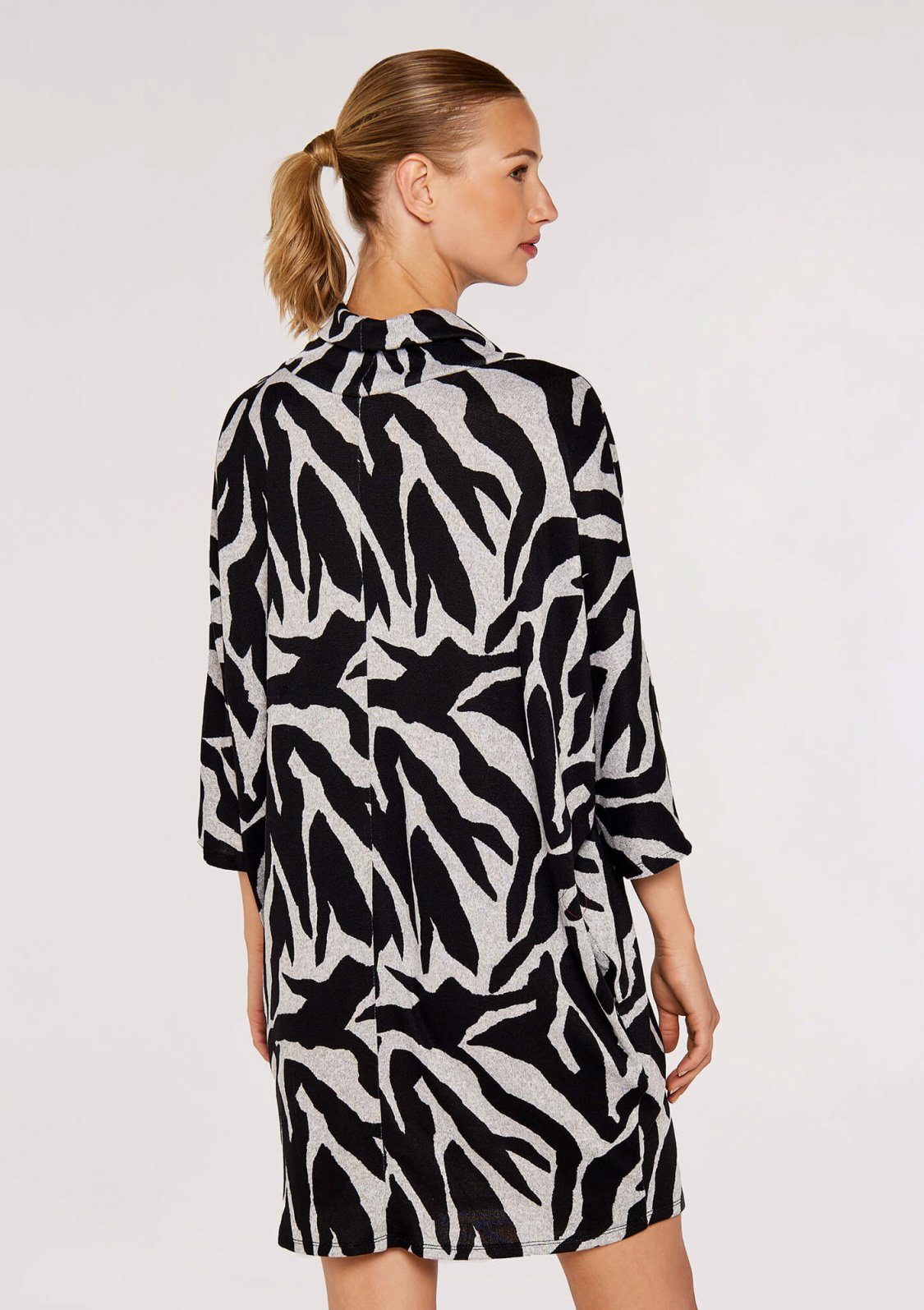 mit mehrfarbig Zebra Animalprint Dress Strickkleid Apricot Cocoon (1-tlg) grau High Neck