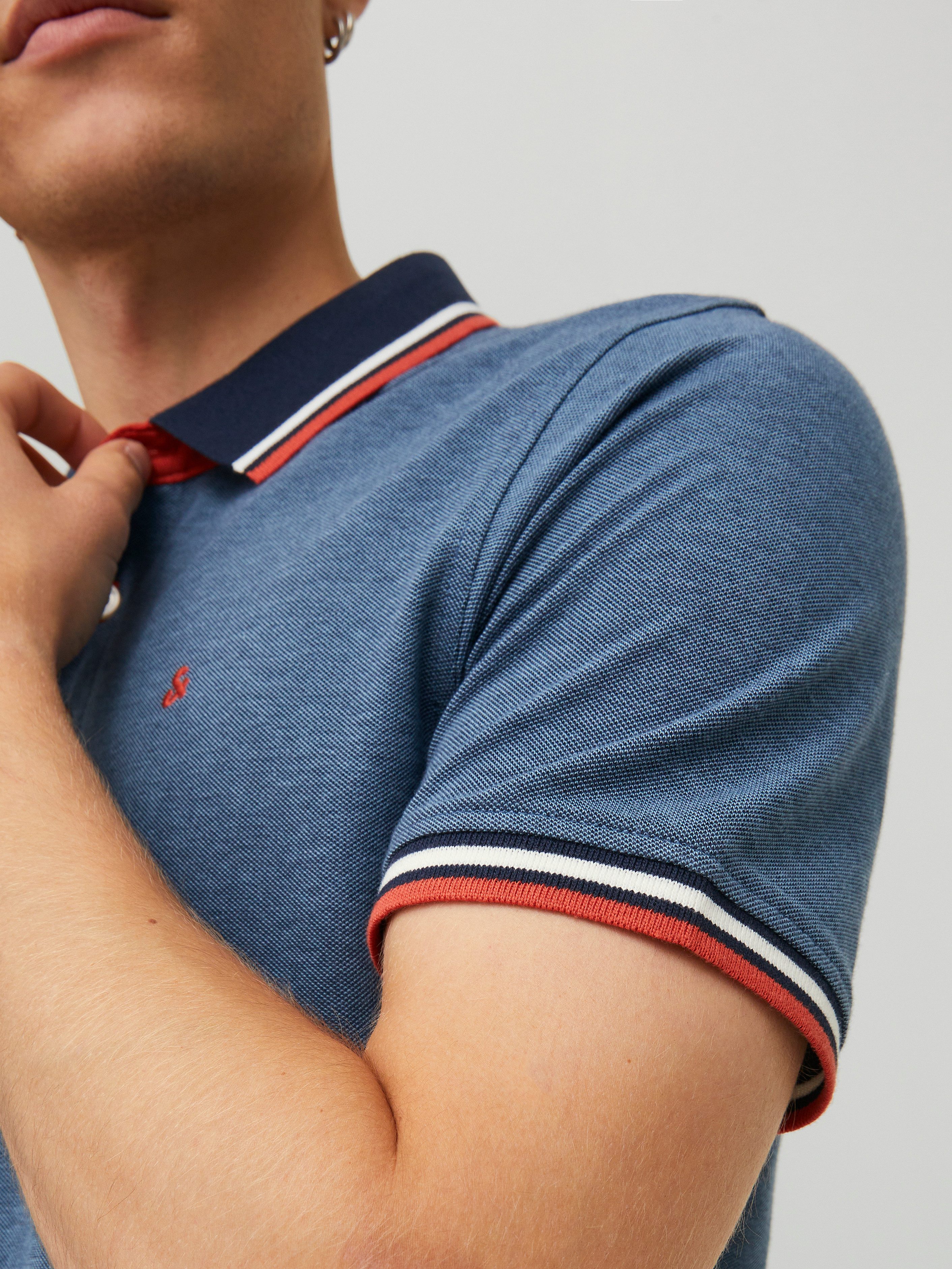 Jack & Jones Poloshirt JJEPAULOS Poloshirt mit klassischem Kragen und figurbetonter Form Logostickerei, modisch, schmal, Baumwolle, Polokragen – Bild 4 von 5