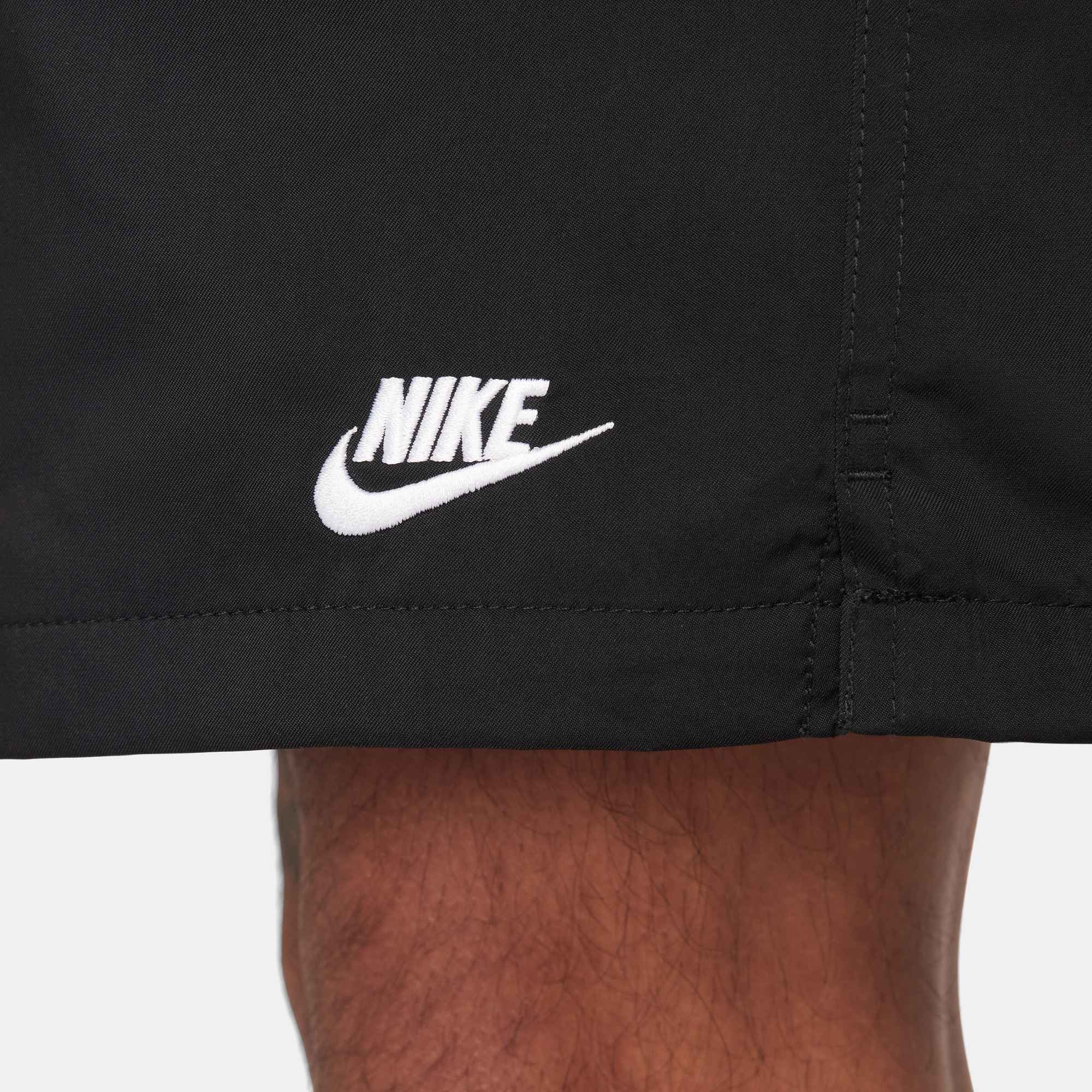 Nike Sportswear Shorts Nike Club Men's Woven Flow Shorts mit Eingrifftaschen und Gesäßtasche, schnell trocknend, pflegeleicht