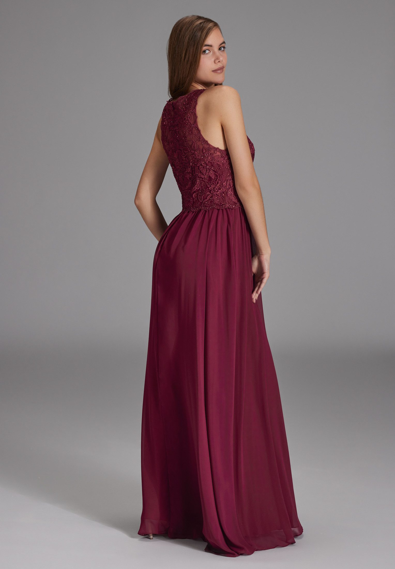 Hey Kyla Abendkleid - High-closed-Abendkleid mit floraler Spitze Taillierter Schnitt mit ausgestelltem Rockteil