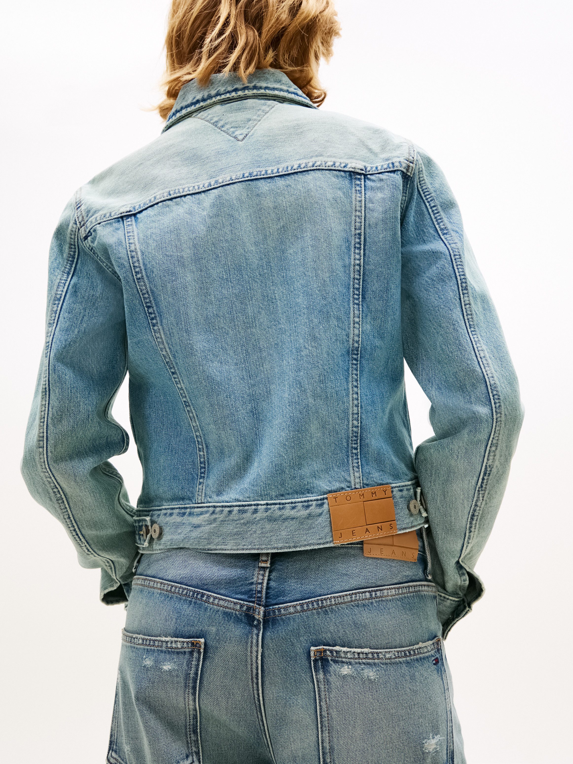 Tommy Jeans Outdoorjacke CLASSIC TRUCKER EXT BJ8012 mit dezentem Logo