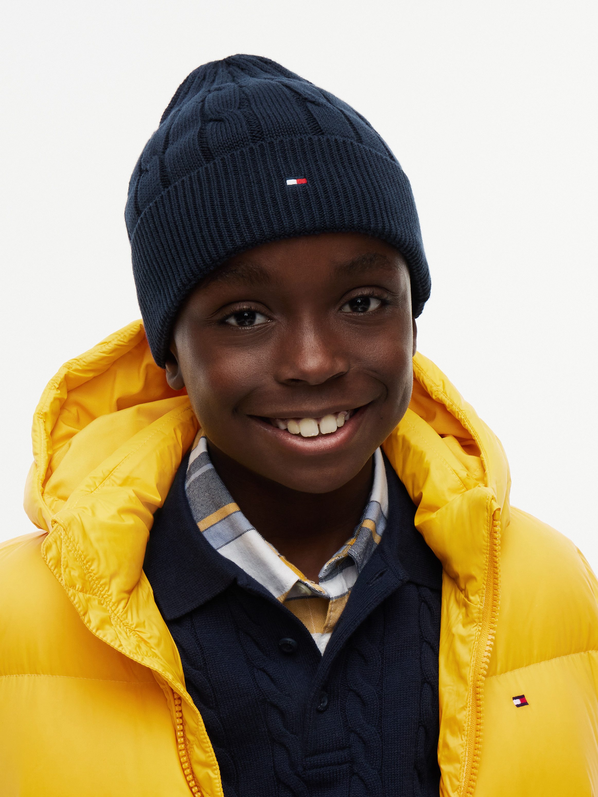 Tommy Hilfiger Beanie ESSENTIAL CABLE BEANIE Regular fit mit Markenlogo – Bild 5 von 5