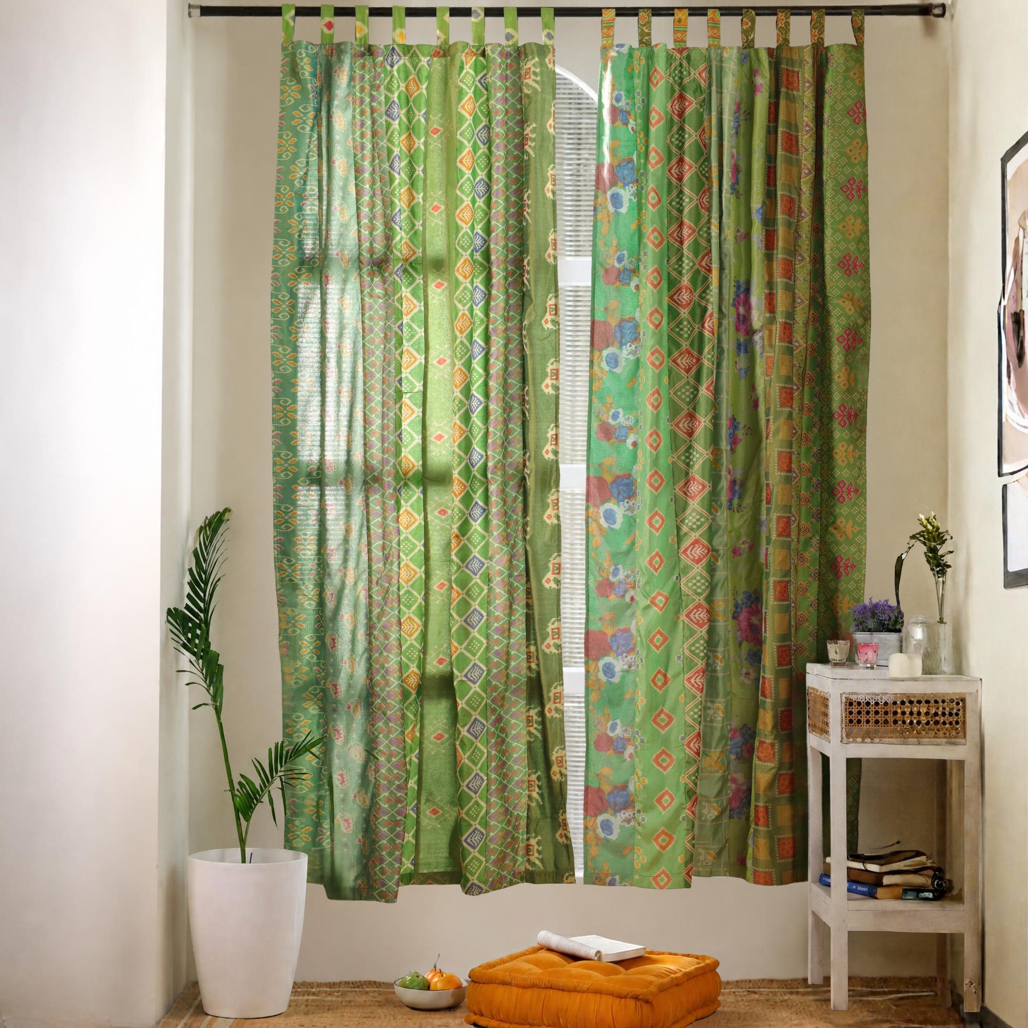 Karmandala Vorhang Boho Vorhang aus Sari-Stoff Grün 2er-Set Schlaufenschal blickdicht, Orientalisches Boho Gardinen Set Vorhang mit Aufhängeschlaufen
