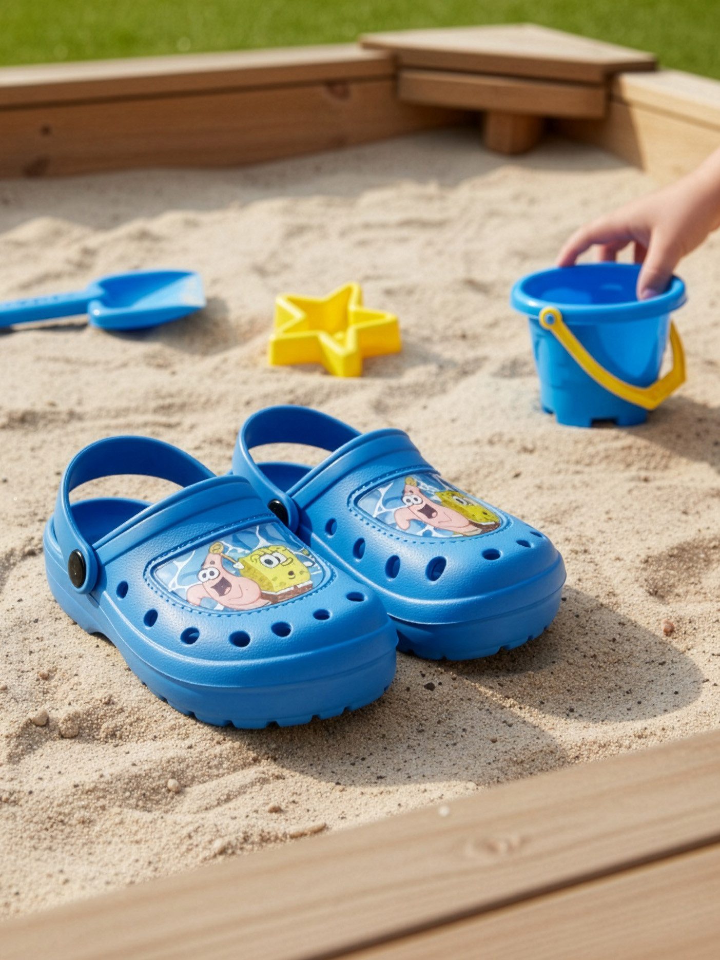United Labels® Spongebob Schwammkopf Clogs Patrick Sandalen Pantoletten Gartenschuhe Badesandale