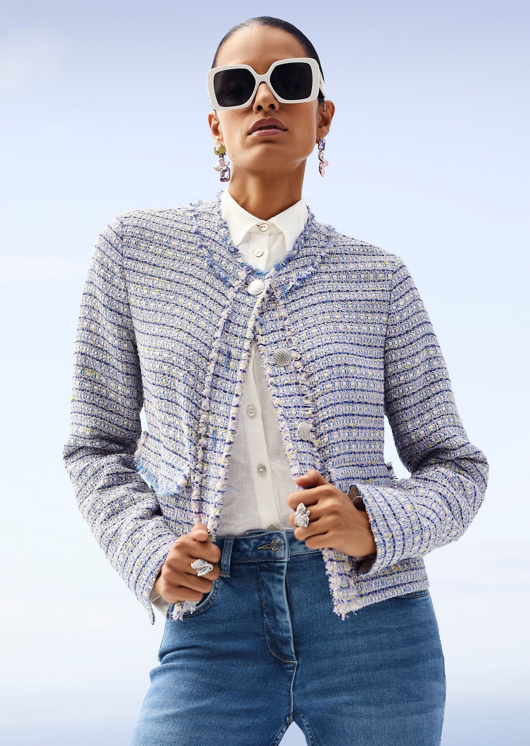 MADELEINE Kurzblazer Tweed-Blazer mit Fransendetails Kurzblazer mit Rundhals, Knopfleiste, Pattentaschen und Langarm