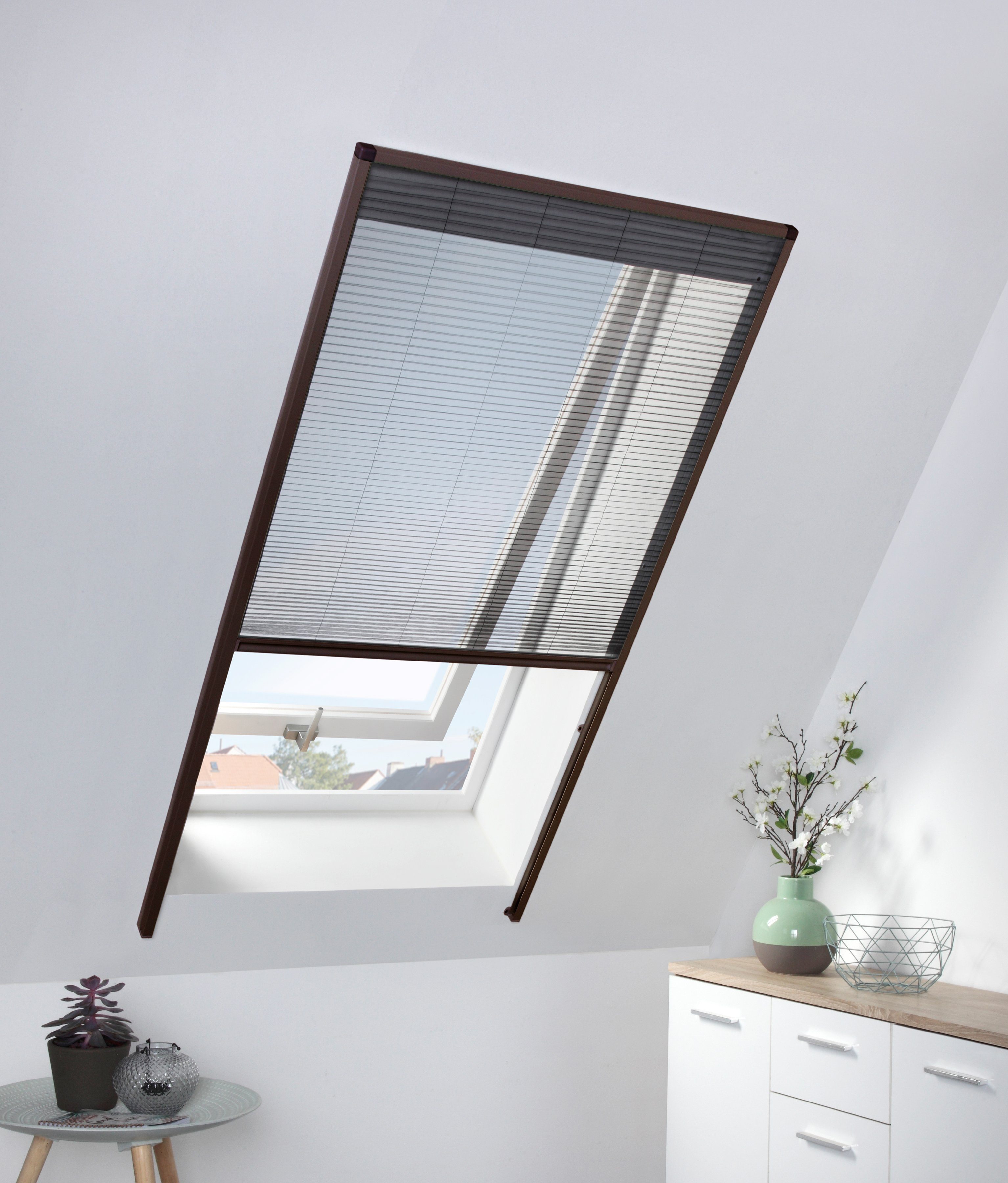 Insektenschutzrollo für Dachfenster, hecht international, transparent, verschraubt