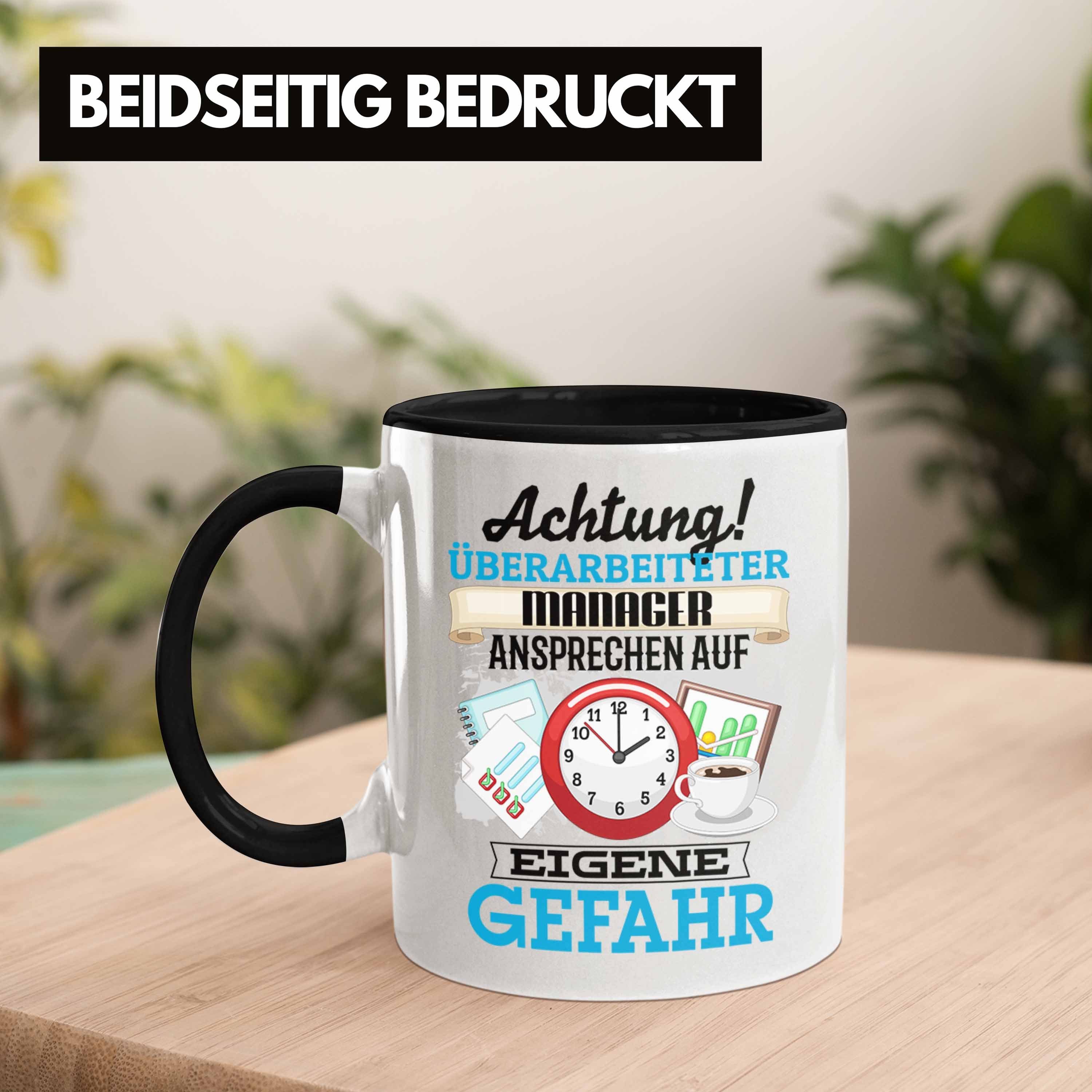 Trendation Tasse Manager M Lustiger Tasse Schwarz Spruch Geschenk für Geschenkidee Kaffeebecher