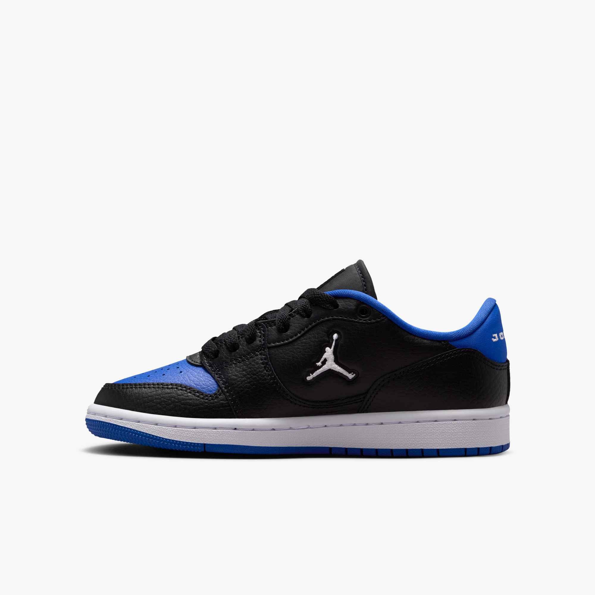 Jordan Jordan Court Connect Low Sneaker inspiriert vom Look des Air Jordan 1