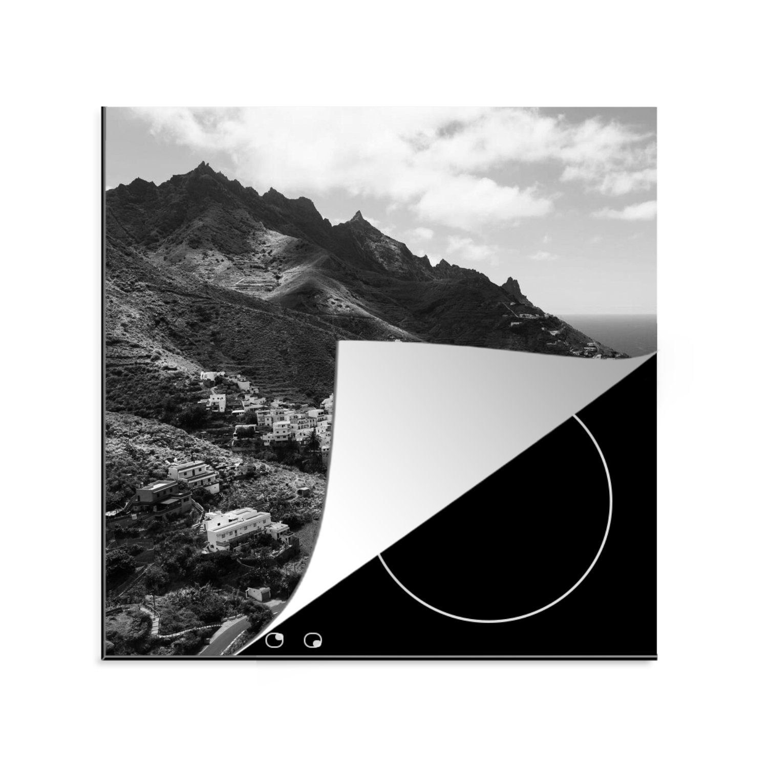 MuchoWow Herdblende-/Abdeckplatte Anaga-Gebirge auf Teneriffa, Spanien - Schwarz und weiß, Vinyl, (1 tlg), 78x78 cm, Ceranfeldabdeckung, Arbeitsplatte für küche