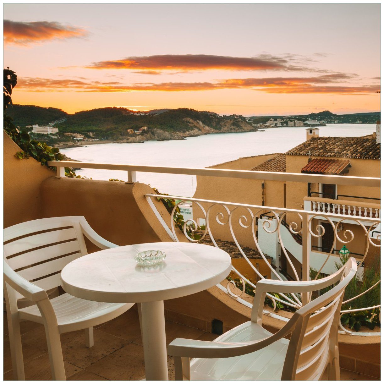 Wallario Tischplatte Sommer in Spanien - Ausblick von einer schönen Terrasse auf das Meer (1 St), für Ikea Lack Tisch geeignet