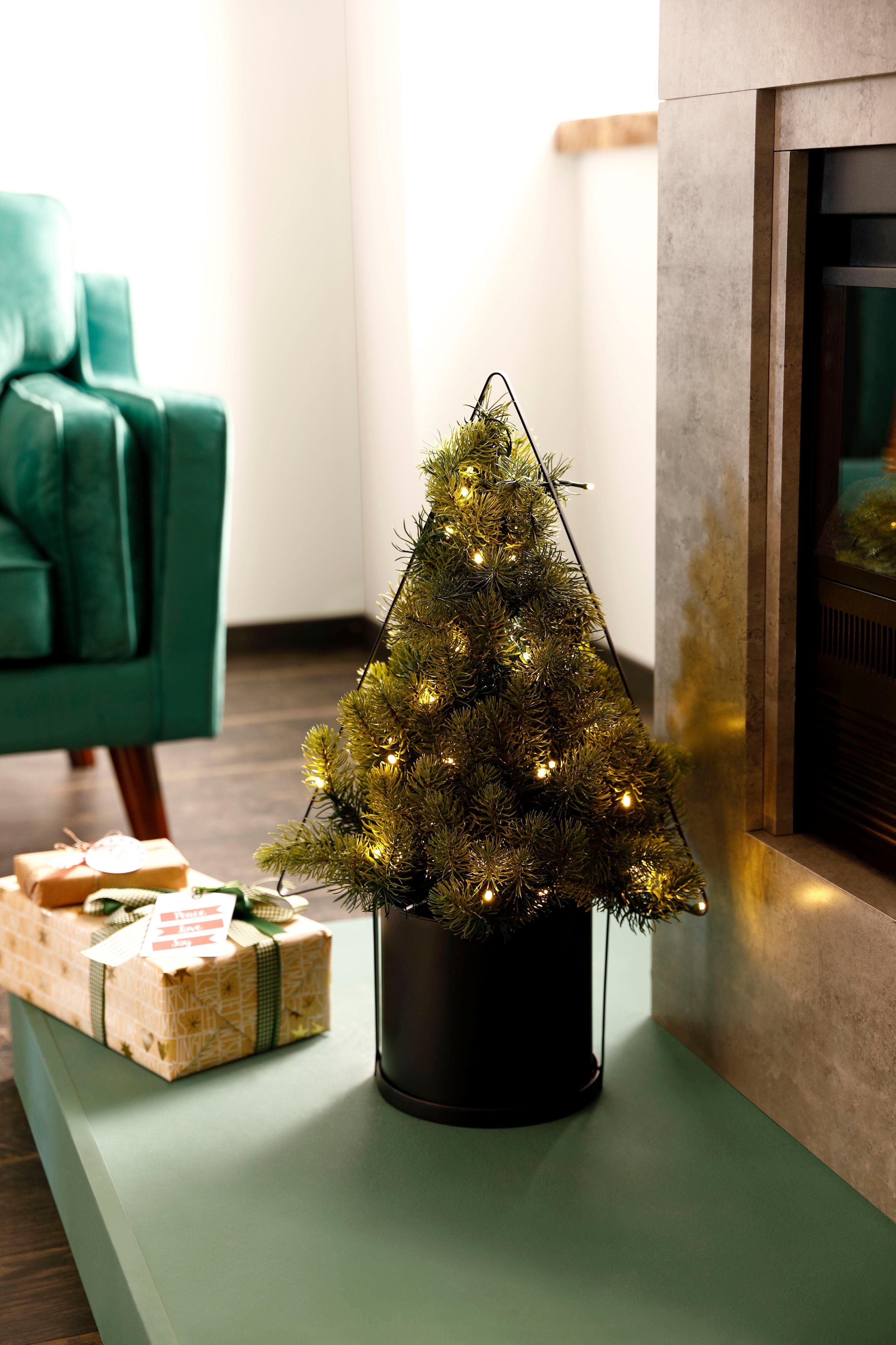 Creativ deco Künstlicher Weihnachtsbaum mit schwarzem Kunststoff-Topf aussen, Tannenbaum, künstlicher Christbaum, Weihnachtsdeko