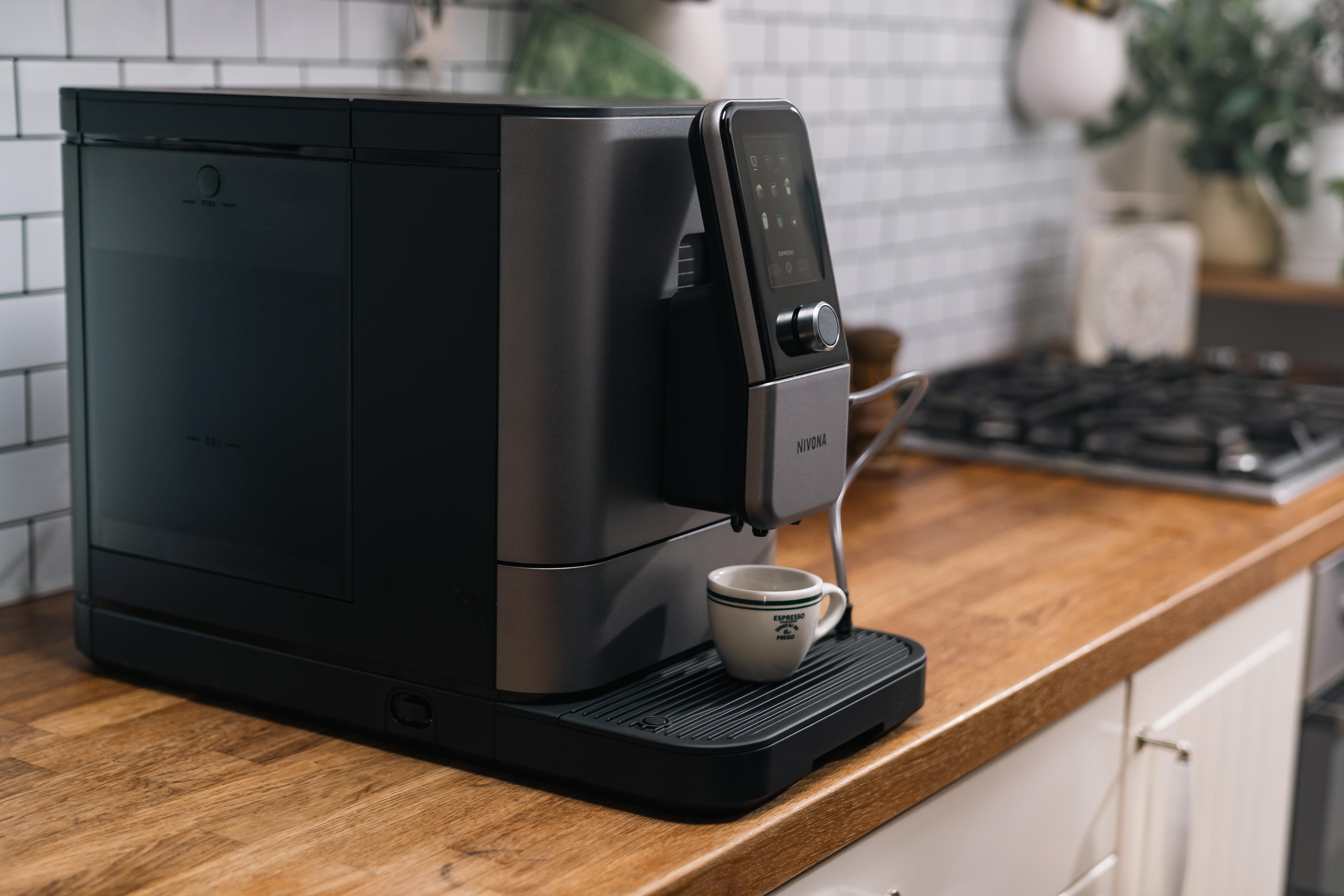Nivona Kaffeevollautomat, 2-Tassen-Funktion, herausnehmbare Brühgruppe, einfach Bedienung