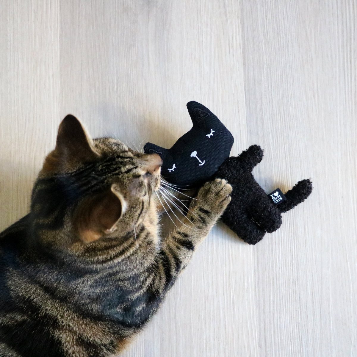 D&D Tierkuscheltier Katzenspielzeug I Love Happy Cats "Zeno" befüllbar schwarz