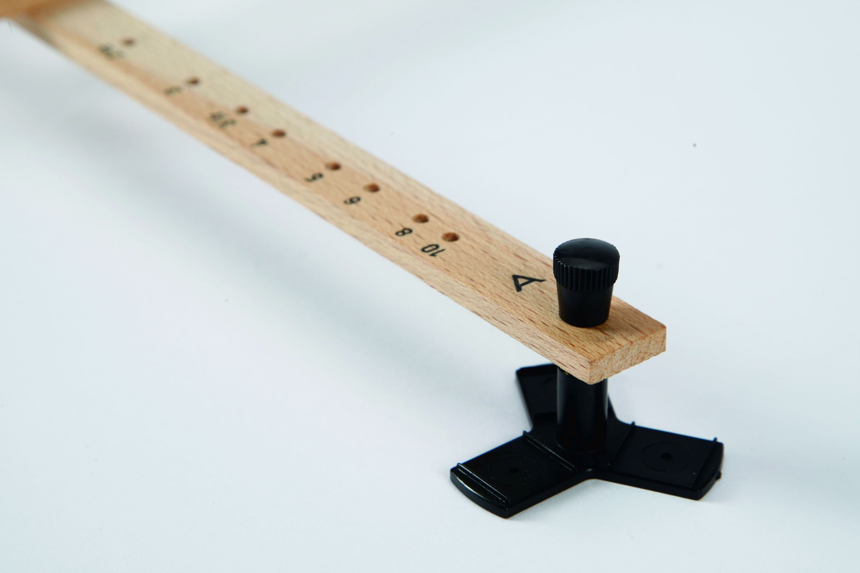 Rumold Lineal Pantograf Holz natur 34cm mit Kunststoff-Lagerbock