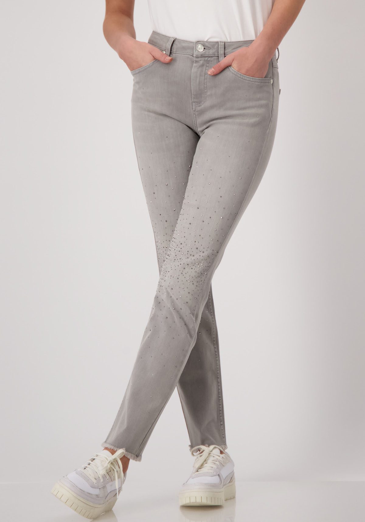 Monari Röhrenhose mit Glitzernieten günstig online kaufen