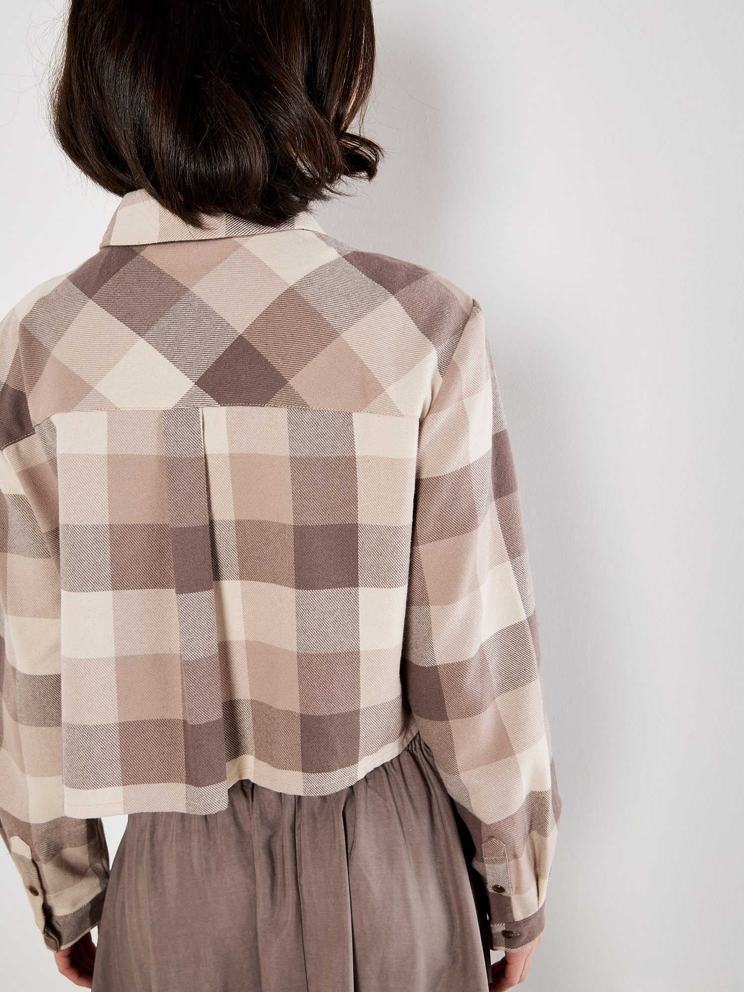 Apricot Karobluse Cropped-Hemd mit verdeckter Knopfliste günstig online kaufen