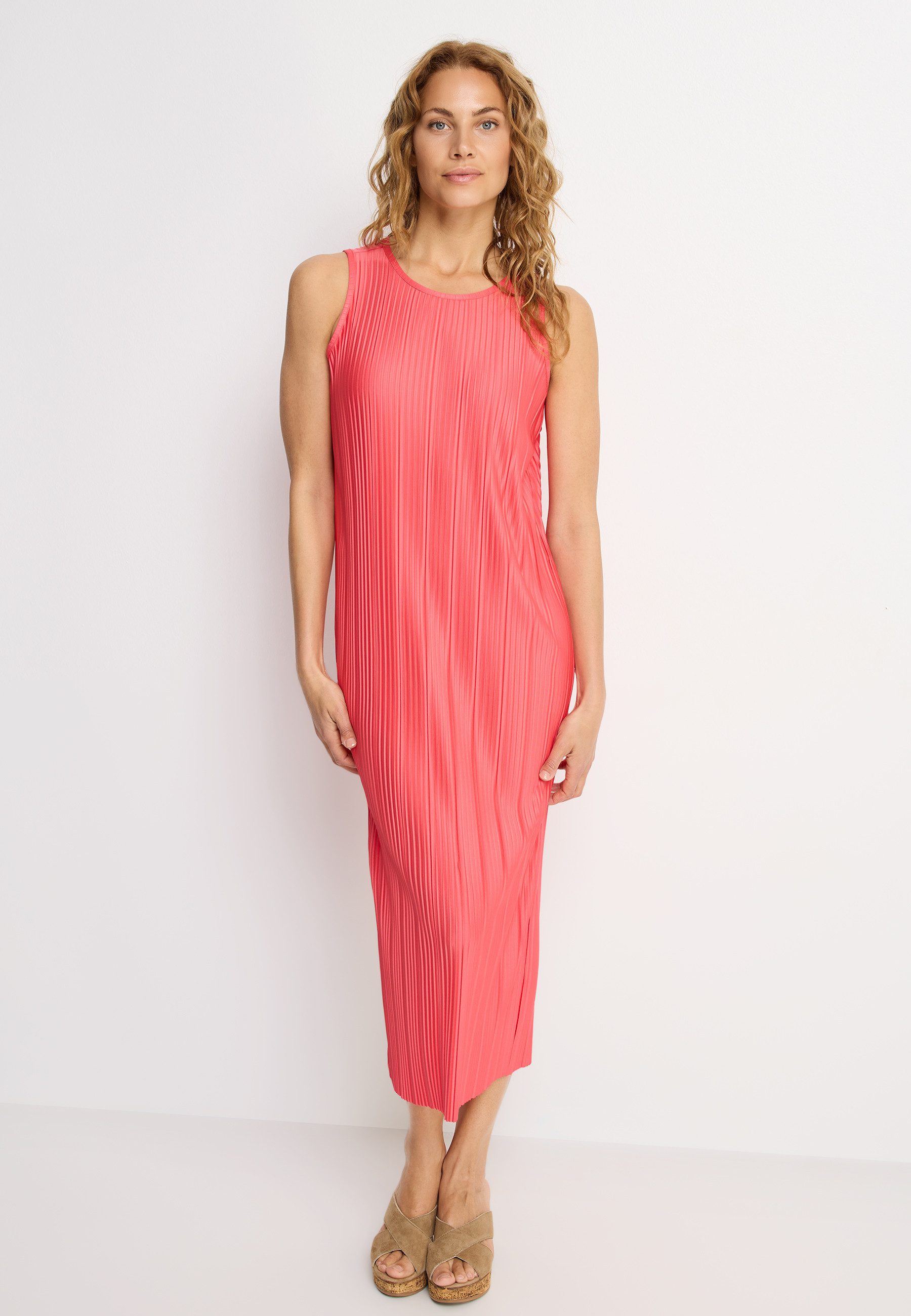 LASCANA Plisseekleid in Midilänge, Trägerkleid, Sommerkleid