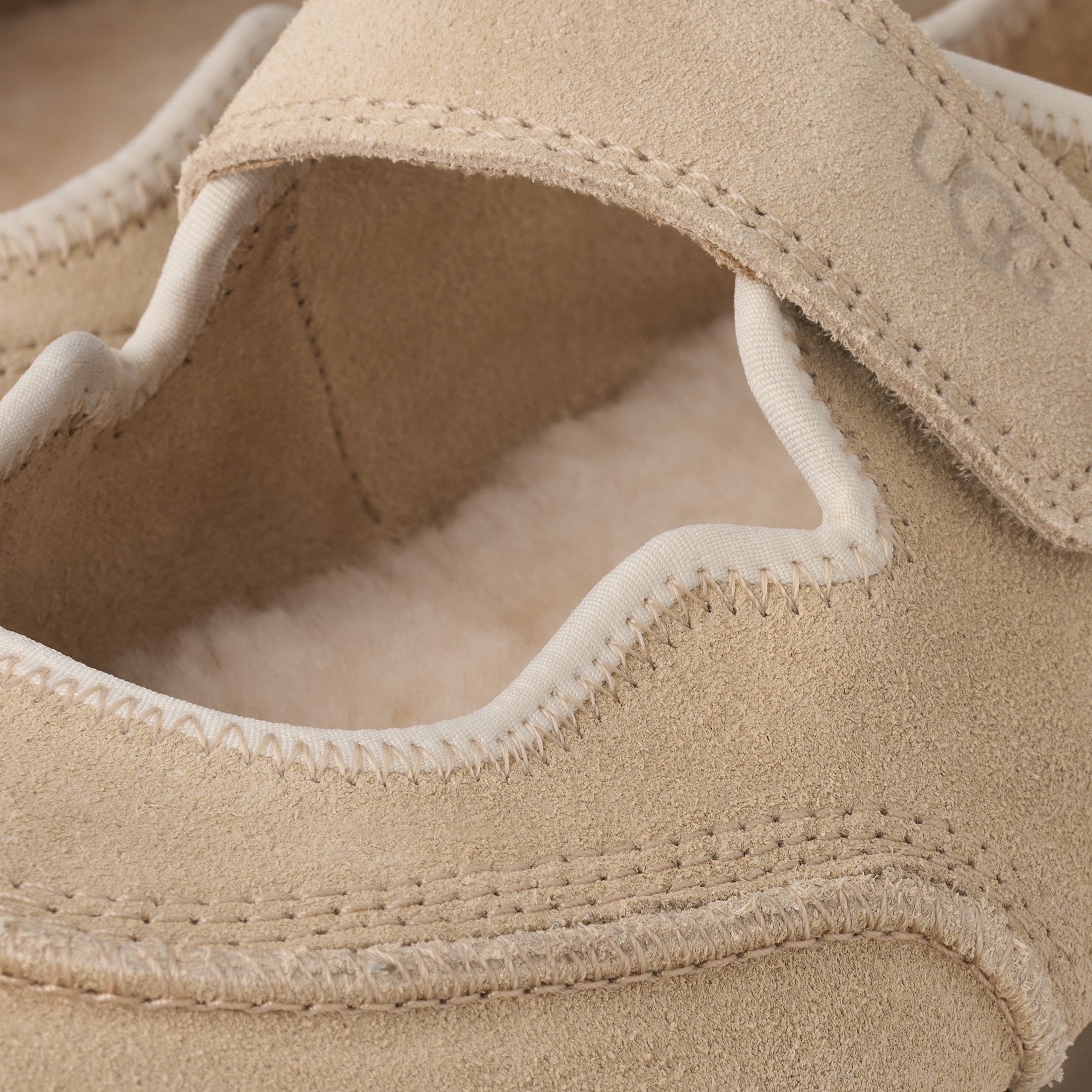 UGG W QUILL MARY JANE Ballerina Halbschuh mit Ziernähten und Logoprägungen, sporty Mary Jane