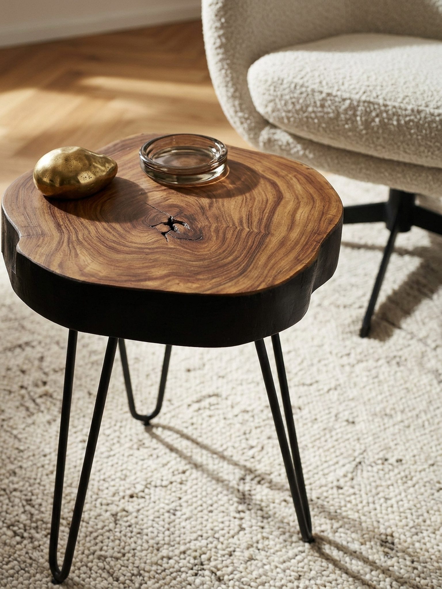 KADIMA DESIGN Beistelltisch Massivholz Beistelltisch BAGLI 35x35 cm Wohnzimmertisch Couchtisch, Massiv Anstelltisch Holztisch Echtholz Baumkante